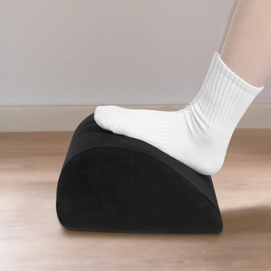 Amazon Basics Foam Foot Rest for Under Desk at Work with Washable Cover, Comfortable Stool for Home and Office, 12.95 x 25.91 x 43.94 cm, Black