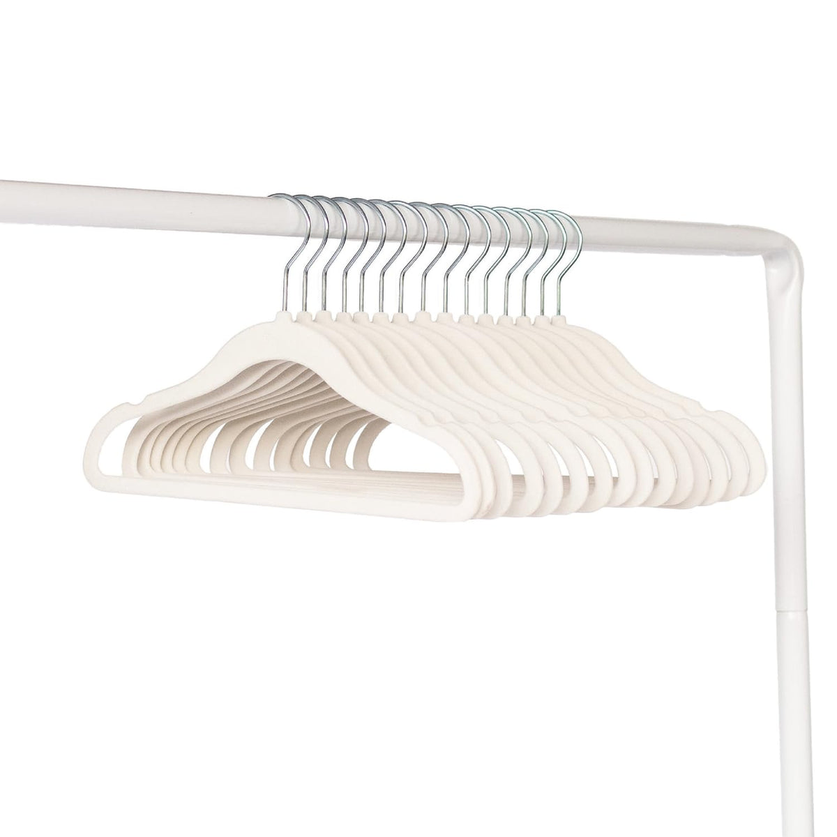 3 Sprouts Velvet Baby Hangers - Non-Slip, Infant & Toddler Velvet Hangers - Slim Kids Hangers & Baby Clothes Hangers, Cintres Pour BΓ©bΓ©, Pack of 50 - Cream