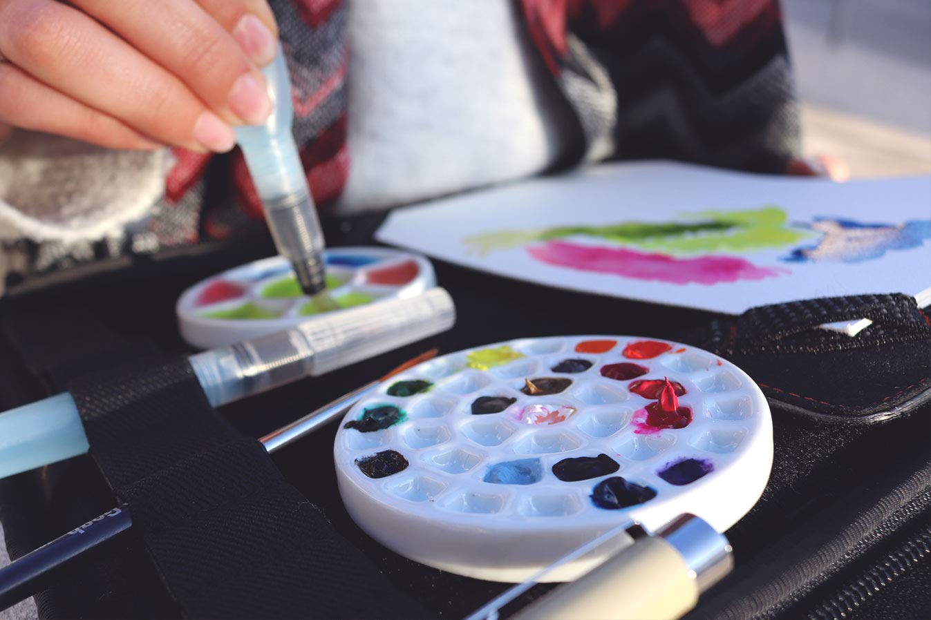 Etchr Mini Palette 37 Wells - Built for Watercolor, Acrylic, Oil, and Gouache Paint - Professional Porcelain Paint Wells and Mixing Palette - Airtight Metal Tin for Travel