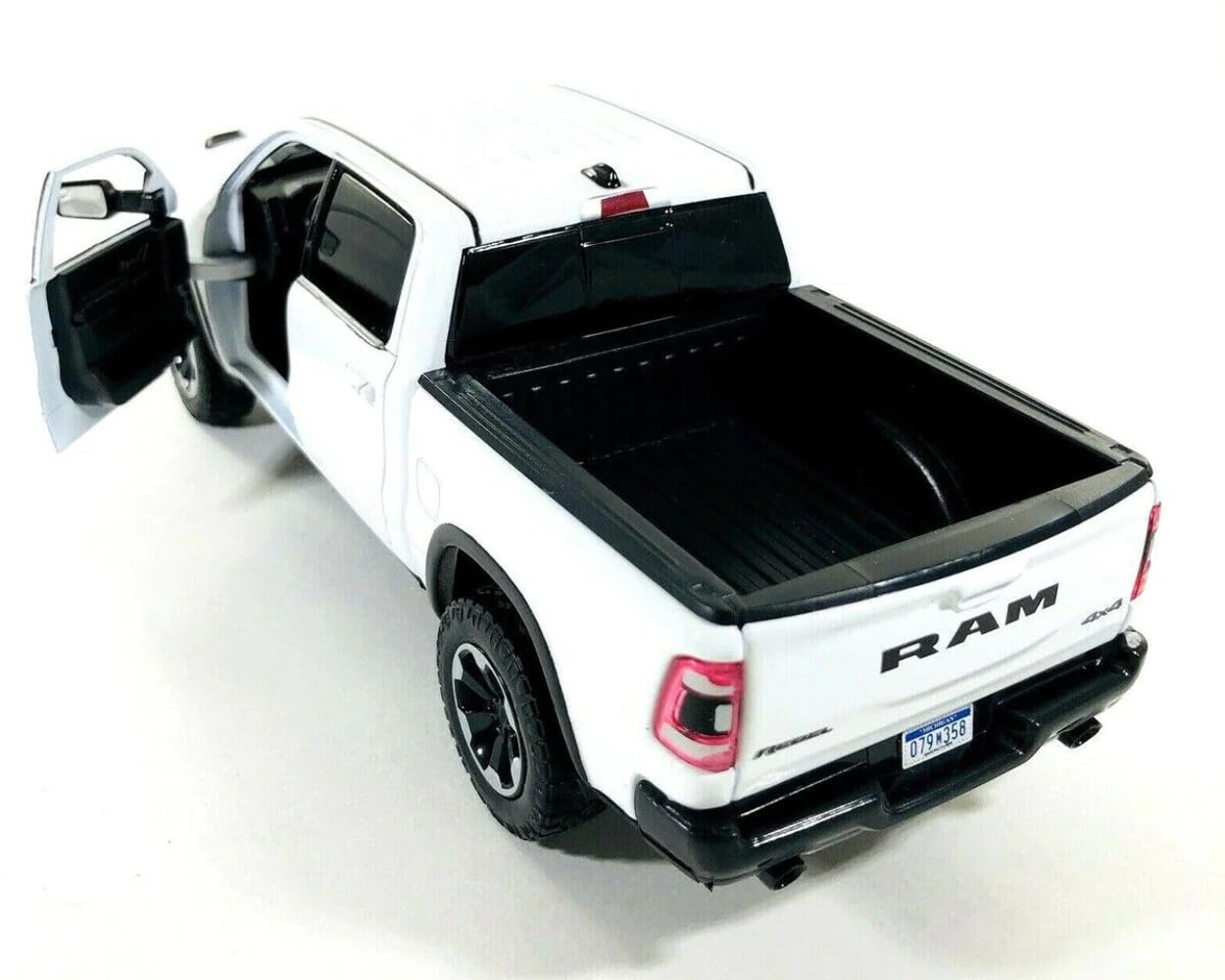 27 Scale 2019 Ram 1500 Rebel Crew Cab Pickup White