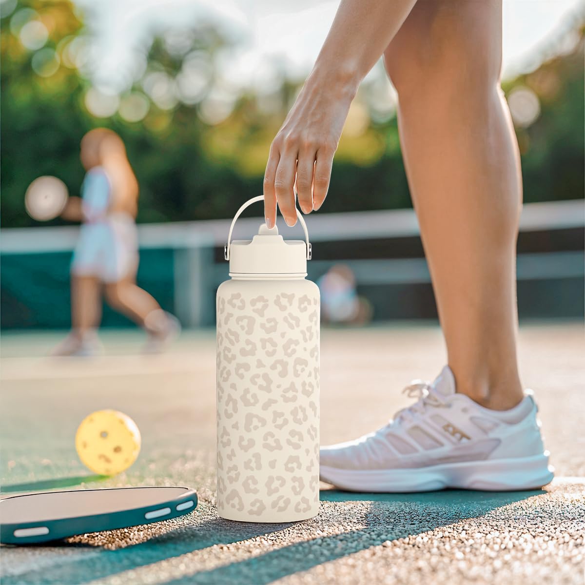 Leopard Print Water Bottle Stainless Steel Vacuum Insulated with Lid Leopard Print Water Bottles for Gym Sports Travel Outdoor Gifts for Women Girls Ladies Birthday