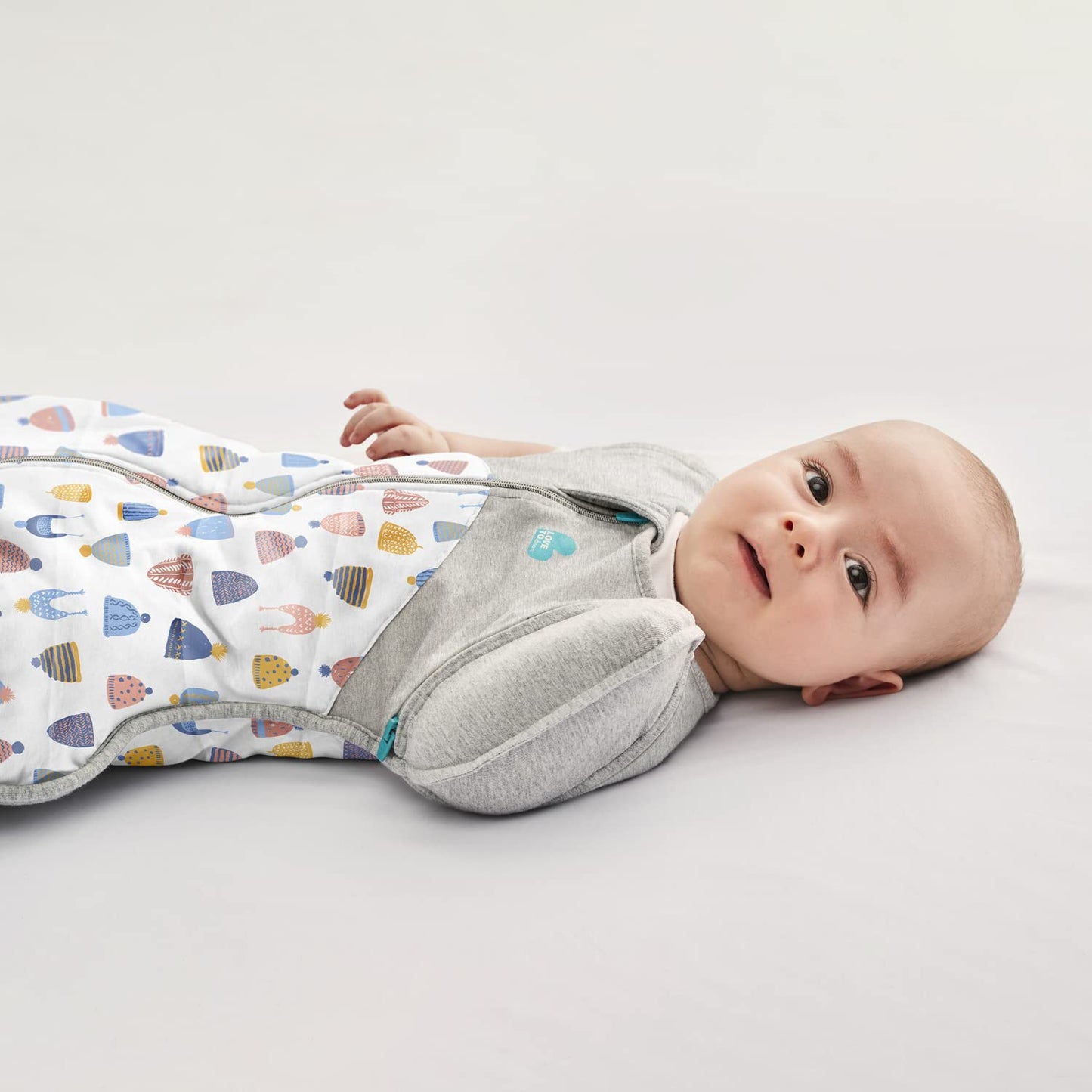 Love to Dream Swaddle UP Transition Bag Warm 2.5 TOG, Dreamer White, Medium, 13-19 lbs, Patented Zip-Off Wings, Gently Help Baby Safely Transition from Being Swaddled to Arms Free Before Rolling Over