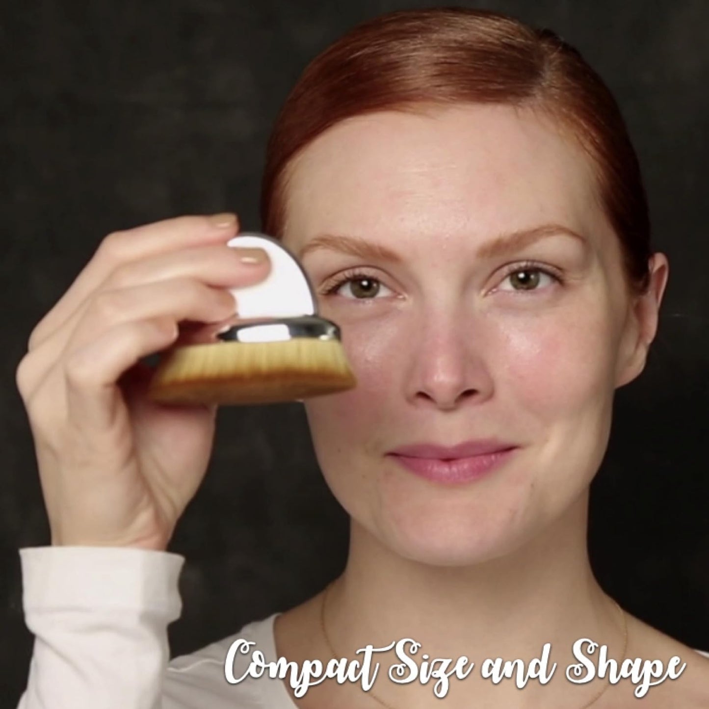 Artis Fini Brush - Makeup Brush for Face and Body, Foundation Brush for Liquid Makeup, Kabuki Brush, Body Makeup Brush, Makeup Brushes for Liquid Foundation