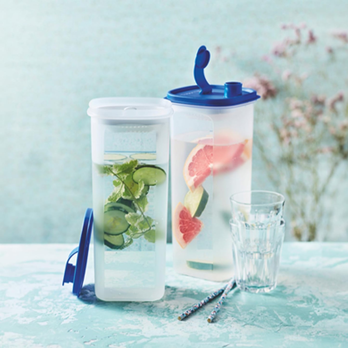 Tupperware Slim Line 2-Pitcher Set in Blue, Dishwasher Safe and BPA Free (2L / 8.4 Cups, Set of 2)