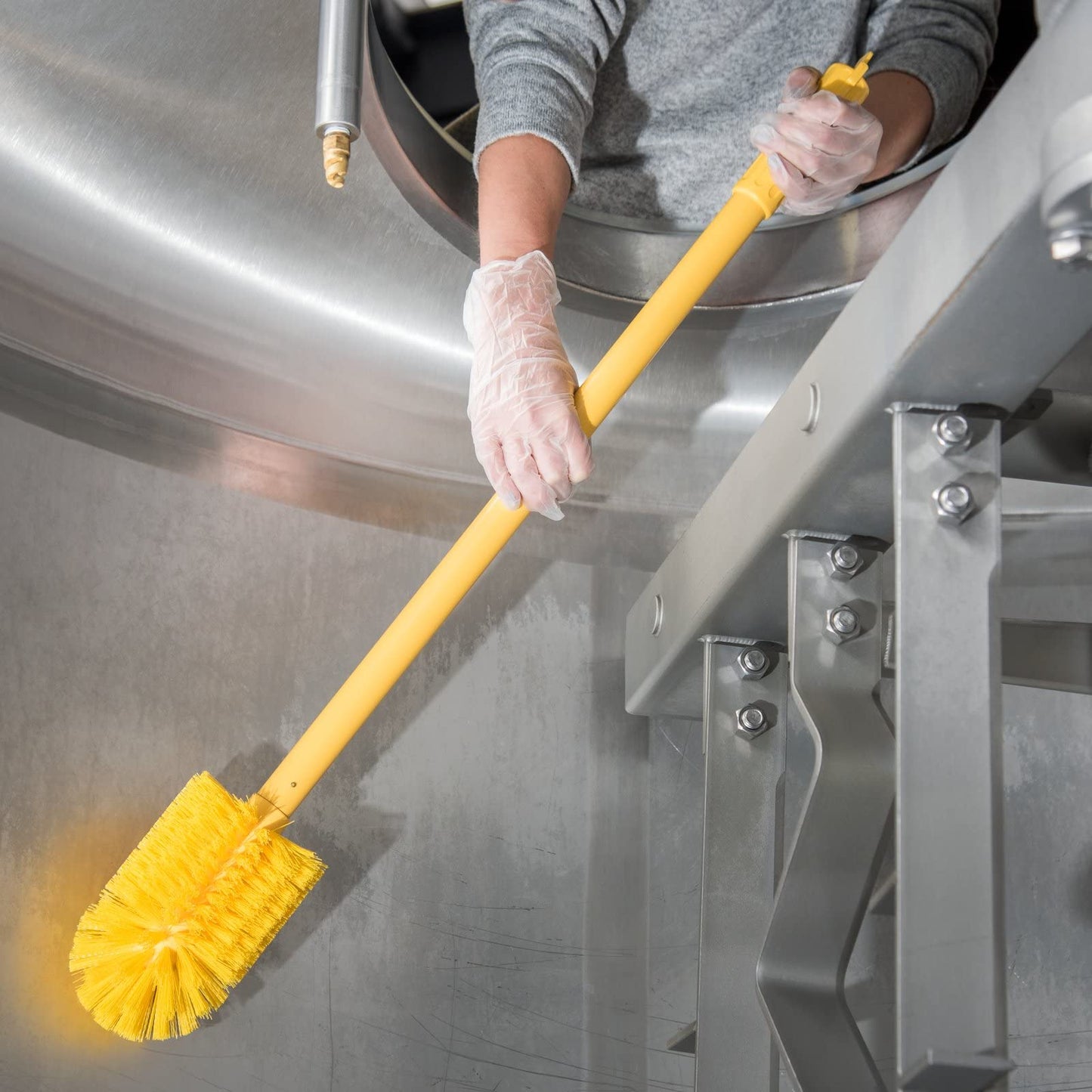 SPARTA Industrial Tank Brush Pipe Brush, Drain Brush with Handle for Commercial Kitchens, Polyester, 30 Inches, Yellow