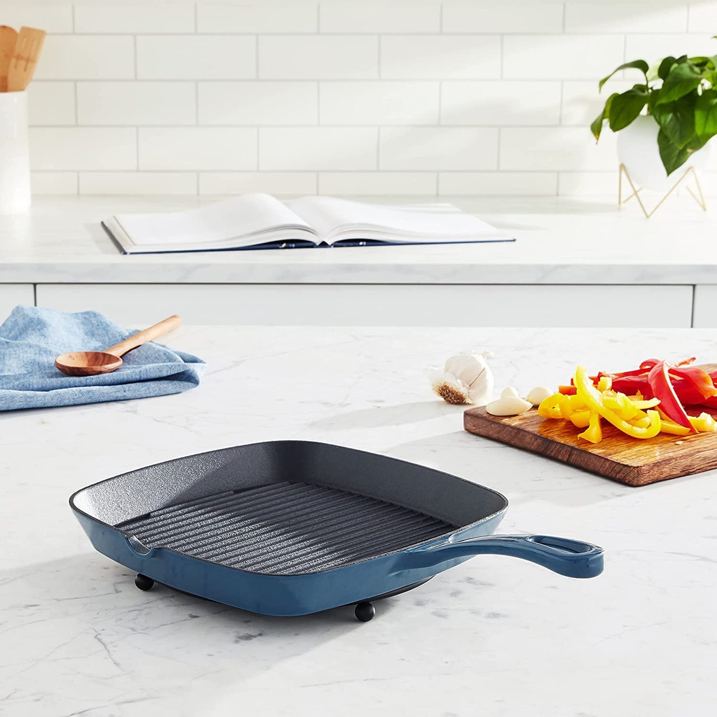CUISINART CI30-23BG Chef's Classic Enameled Cast Iron 9-1/4" Square Grill Pan, Provencal Blue