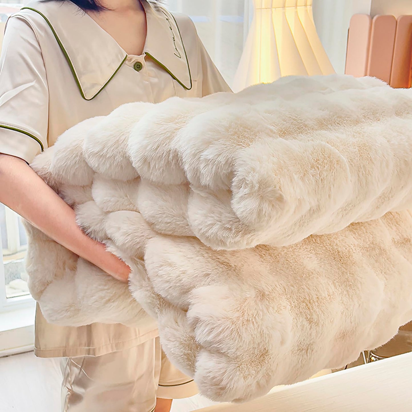 Faux Rabbit Fur Throw Blanket, Luxury Soft Warm Bubble Blanket for Bed, Couch, Sofa, Beige, 50" X 60"