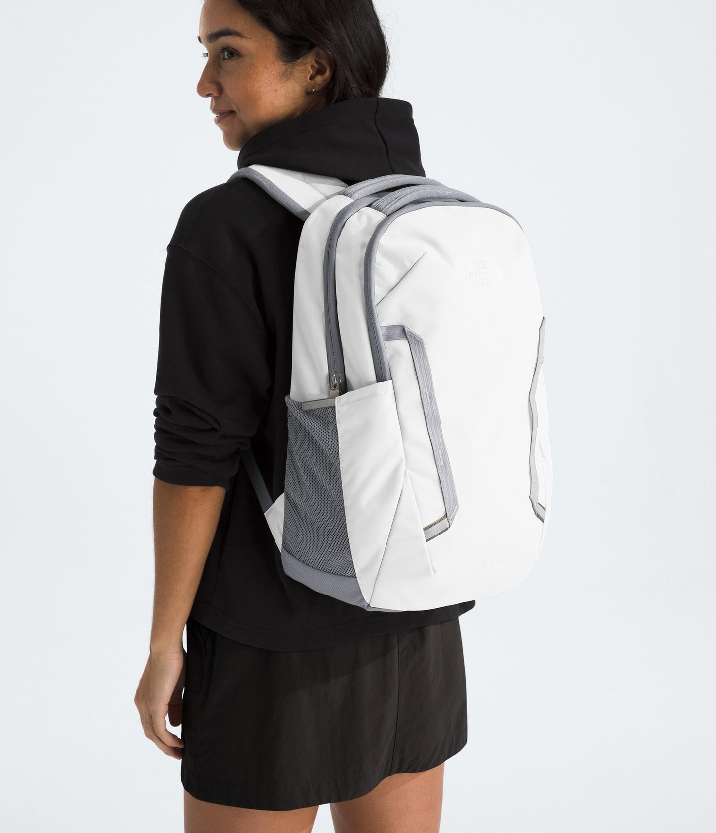 THE NORTH FACE Women's Vault Everyday Laptop Backpack - Commuter Travel Bag, Water-Repellent, Spacious Main Compartment, TNF White Metallic Mélange/Mid Grey-NPF, One Size