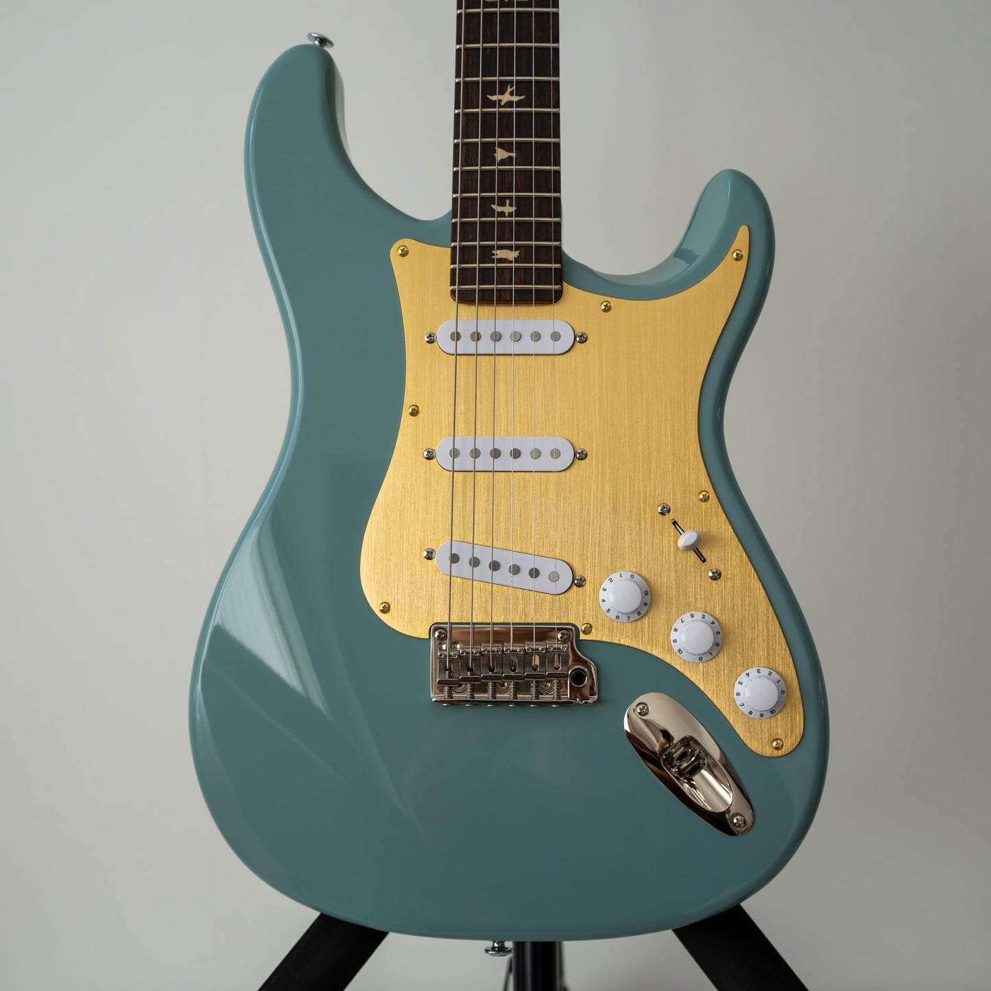 Pickguard for PRS SE Silver Sky Electric Guitars, Gold Anodized, 1 Unit