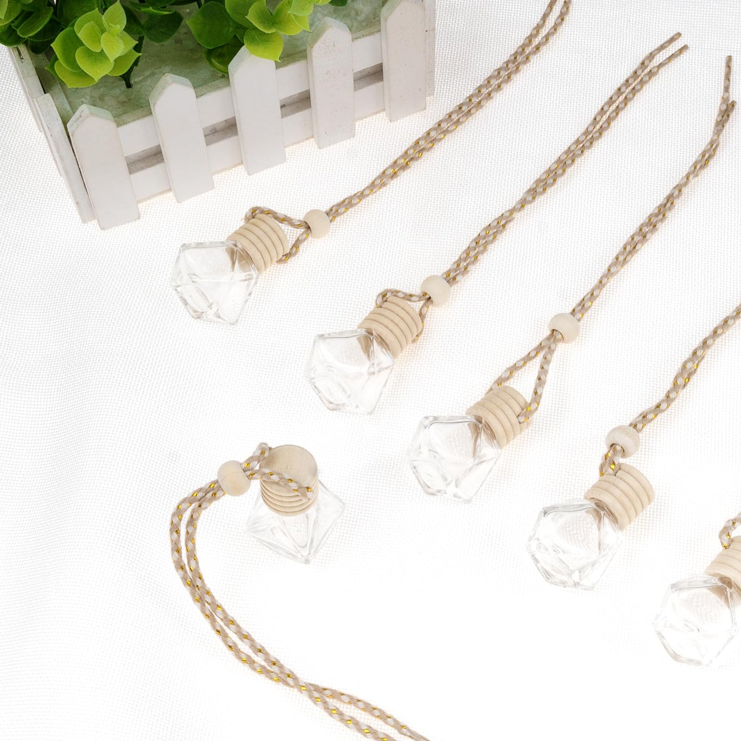 100 Pcs Car Air Freshener Hanging Bottle Empty Glass Diffuser Bottles Perfume Bottle Refillable Car Air Freshener Pendant Aromatherapy Fragrance Car Vials Bottles Ornament