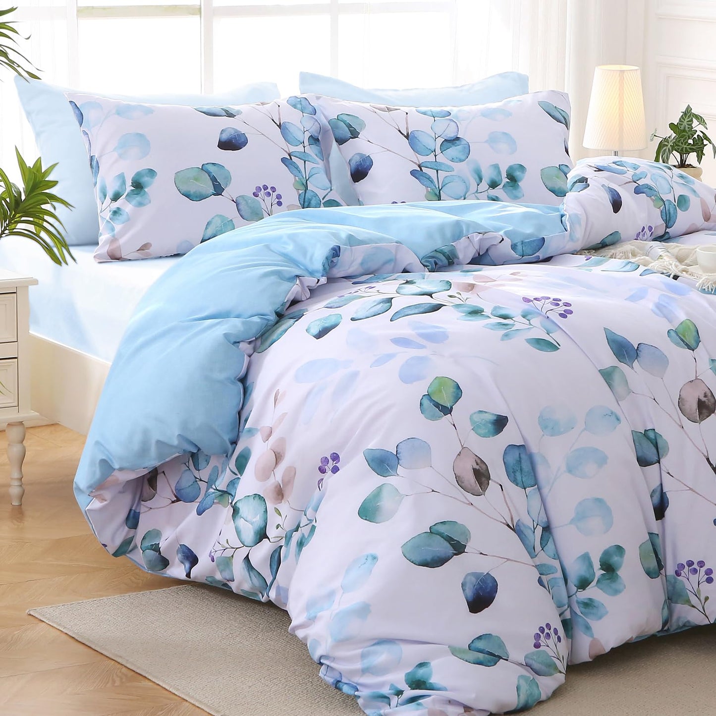 MUXHOMO Blue Flower Queen Comforter Set 7 Pieces, Elegant Floral Print Bed in a Bag Queen, Breathable Reversible Botanical Pattern Bedding Set with Comforter, Sheets, Pillowcases, and Shams