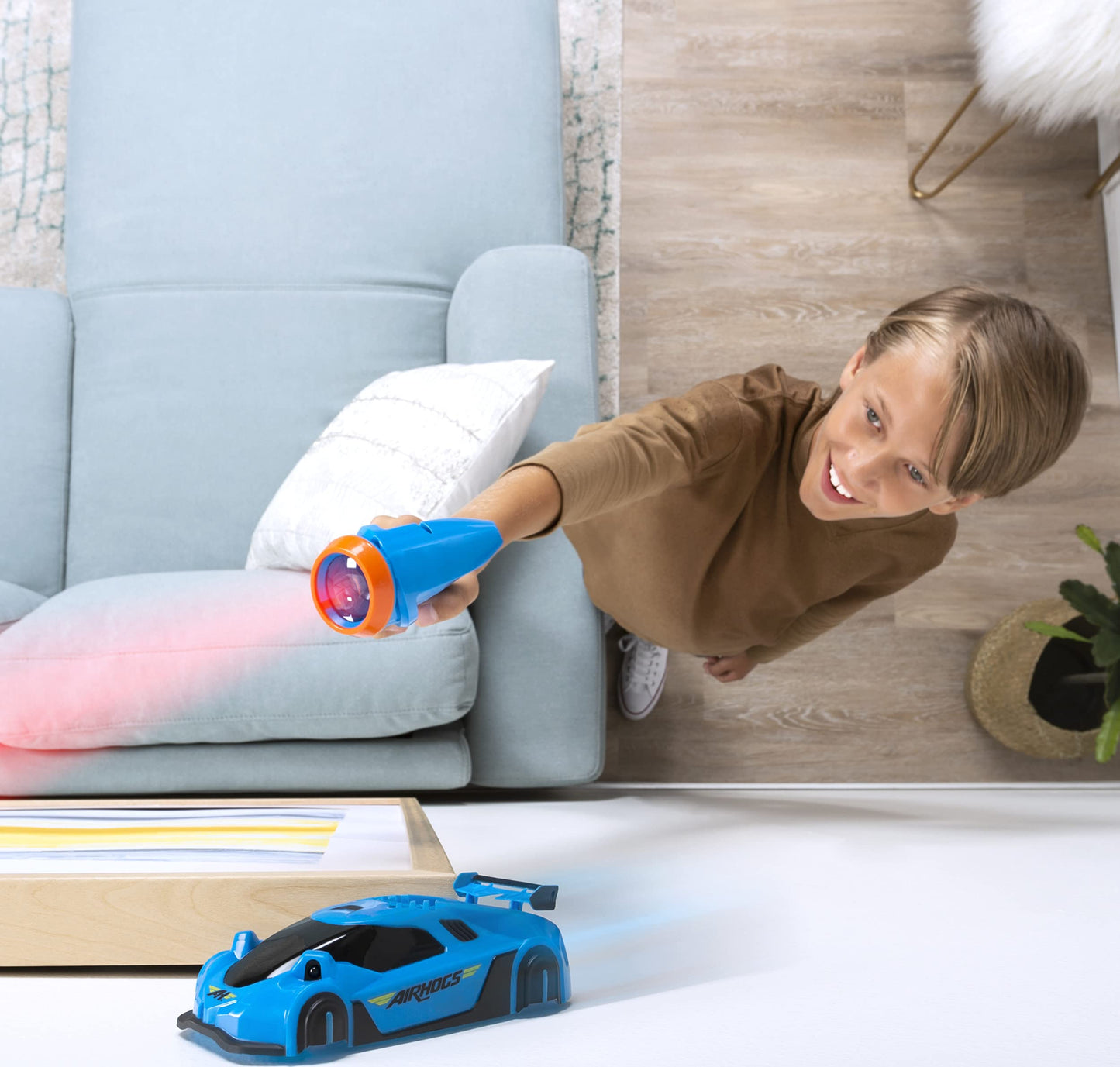 Air Hogs, Zero Gravity Light, Light-Guided Wall Racer, Wall Climbing Race Car, Blue
