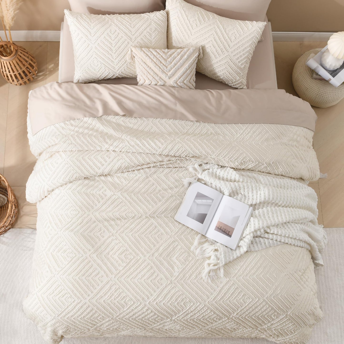 Andency Queen Comforter Set Beige, 3 Pieces Queen Size Comforter Sets Boho Cream Solid Bedding Set & Collections, All Season Tufted Farmhouse Bed Comforter Set (90x90 in Comforter & 2 Pillowcases)