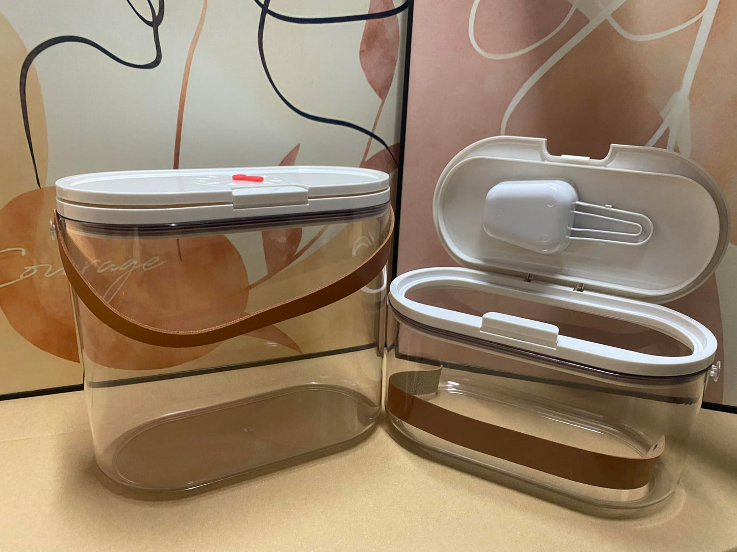EPWIOR Pet Food Storage Container with Scoop, Flip-up Lid Airtight Container Transparent Dog Food Storage with for Cat & Cat Food Air Tight Food Container (6L)