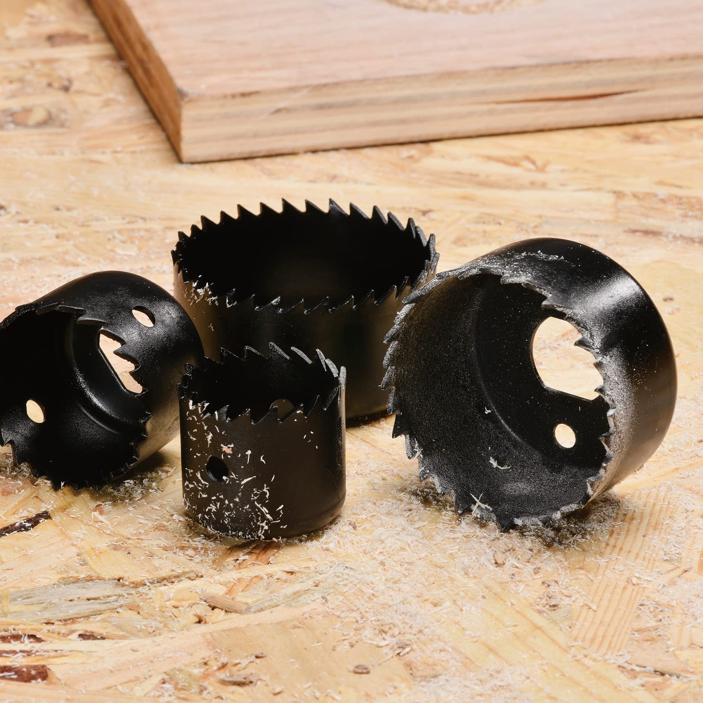 KATA Hole Saw Set 24PCS Hole Saw Kit with 3/4"-6"(19-152mm) 13PCS Saw Blades, 2 Mandrels, 3 Drill Bits, 1 Installation Plate, 1 Hex Key, Ideal for Soft Wood, Plywood, Drywall, PVC