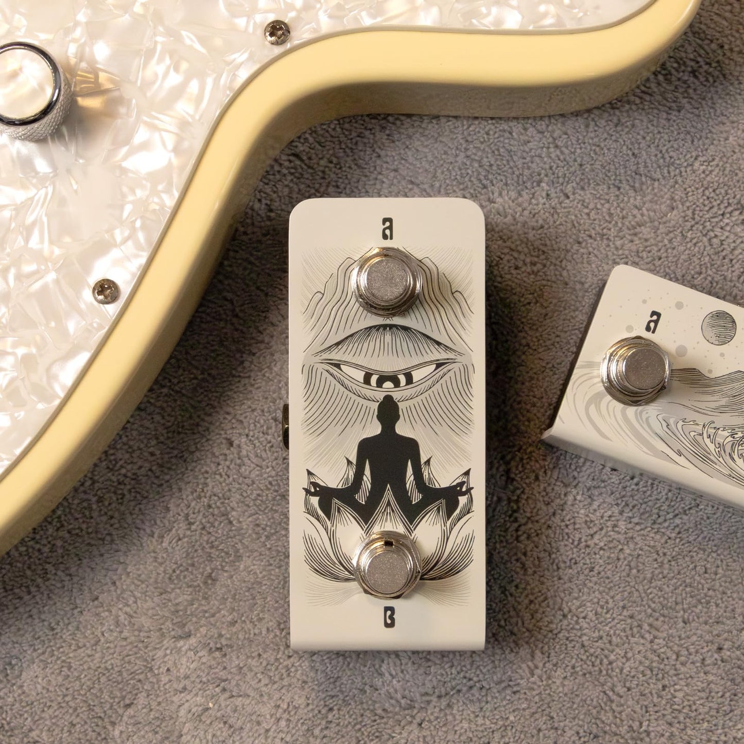 Klowra Anima Dual Footswitch Pedal - Dual Momentary TRS Footswitch Controller for Guitar Pedals, Passive Design, Includes TRS Cable, Compact Pedalboard Switch (Anima Khaki)
