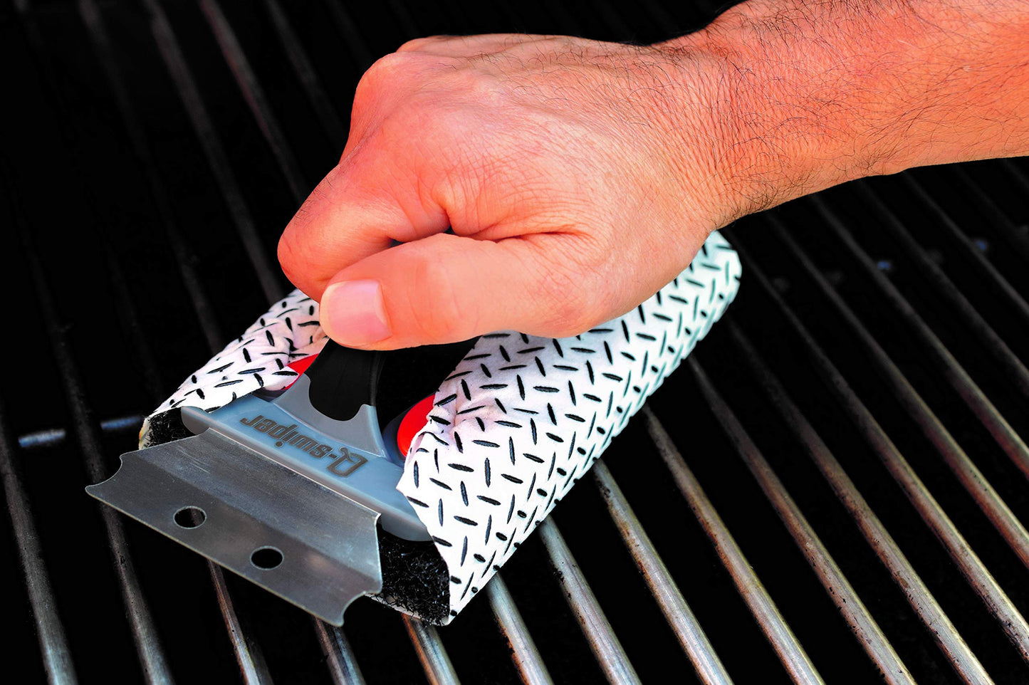 Q-Swiper BBQ Grill Cleaner Set - 1 BBQ Brush with Scraper and 80 Grill Cleaning Wipes | Bristle Free & Wire Free | Safe Way to Remove Tough Grease and Grime