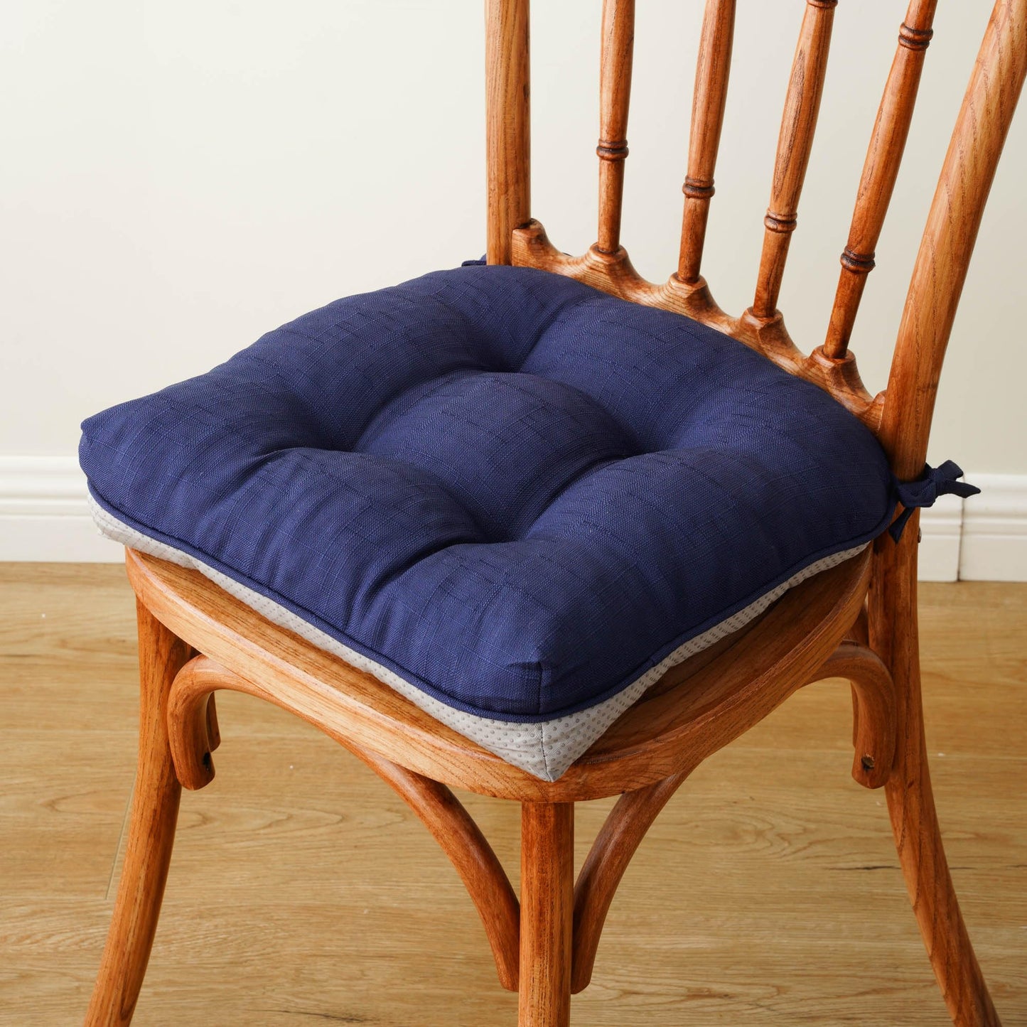 Battilo Chair Cushions Set of 2 for Reading Seats, Seat Cushions for Kitchen Dining Chairs with Non-Slip Backing, Indoor/Outdoor Waterproof Chair Seat Pads with Ties, 40cm x 40cm x 10cm, Navy