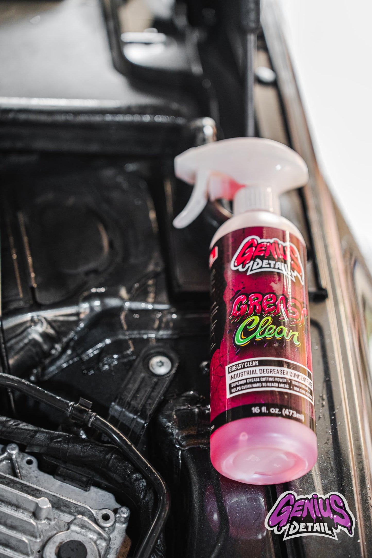 GENIUS DETAIL - Greasy Clean, Heavy-Duty Automotive Degreaser, Removes Grease and Oil Buildup, Cleans Engines, Engine Bays, Cars Parts, Trucks, Brakes, Biodegradable, Eco-Friendly - 1 Gallon / 3.78L