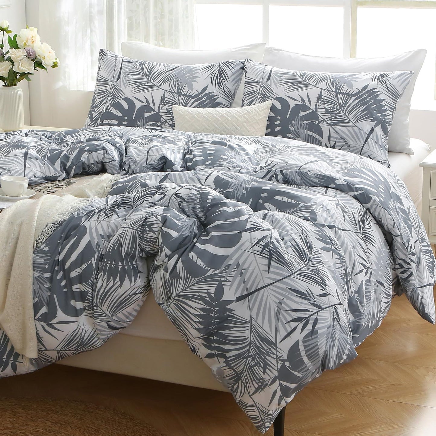 MUXHOMO Duvet Cover King Size, Reversible Floral BlackGrey Duvet Cover Set with Zipper Closure, 3 Pieces Botanical Patterns Soft Microfiber Bedding Set with 4 Ties (90"x104", 2 Pillow Cases)