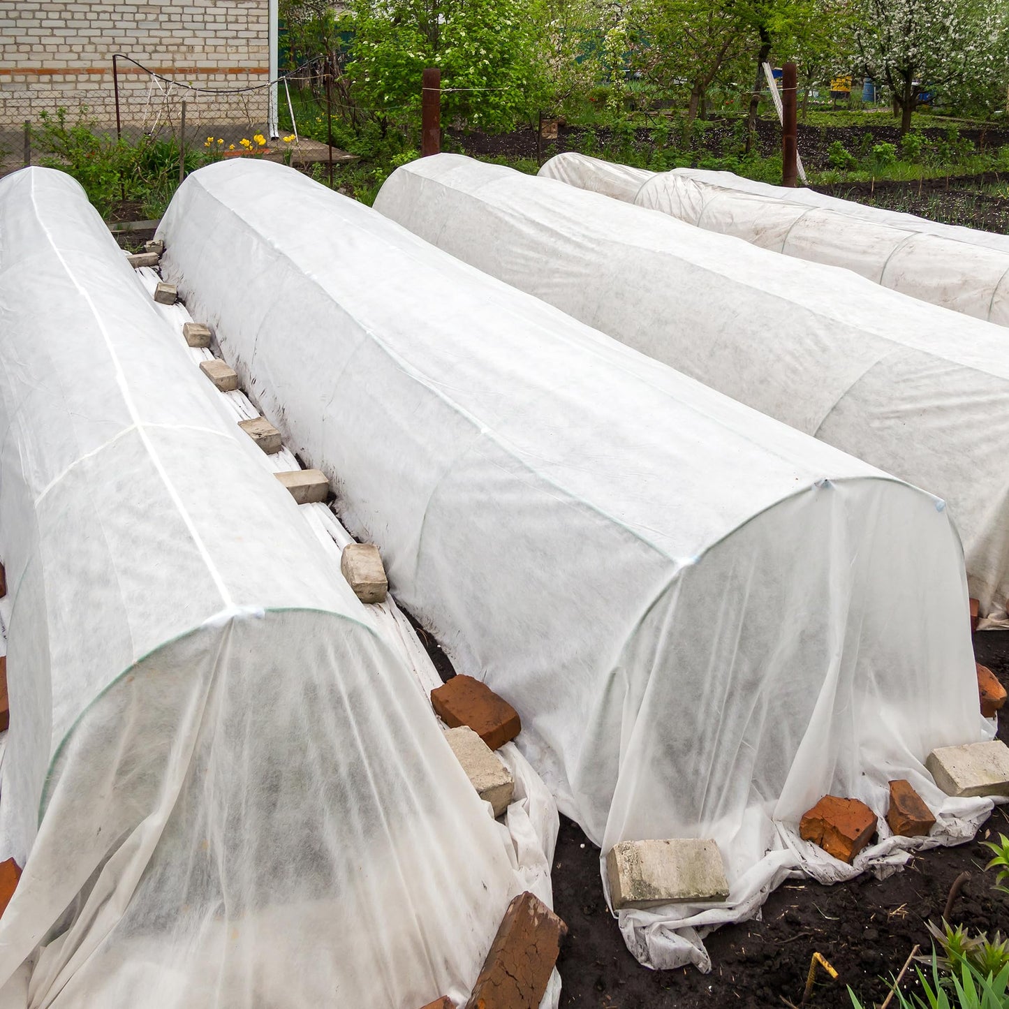 DECOHS 2 Pcs Plant Sun Protection Cloth, 30 x 10 Ft Garden Plant Shade Cloth, Non-Woven White Light Refraction Sunshade Cloth for Protecting Plants Vegetable Rows from Direct Sunlight