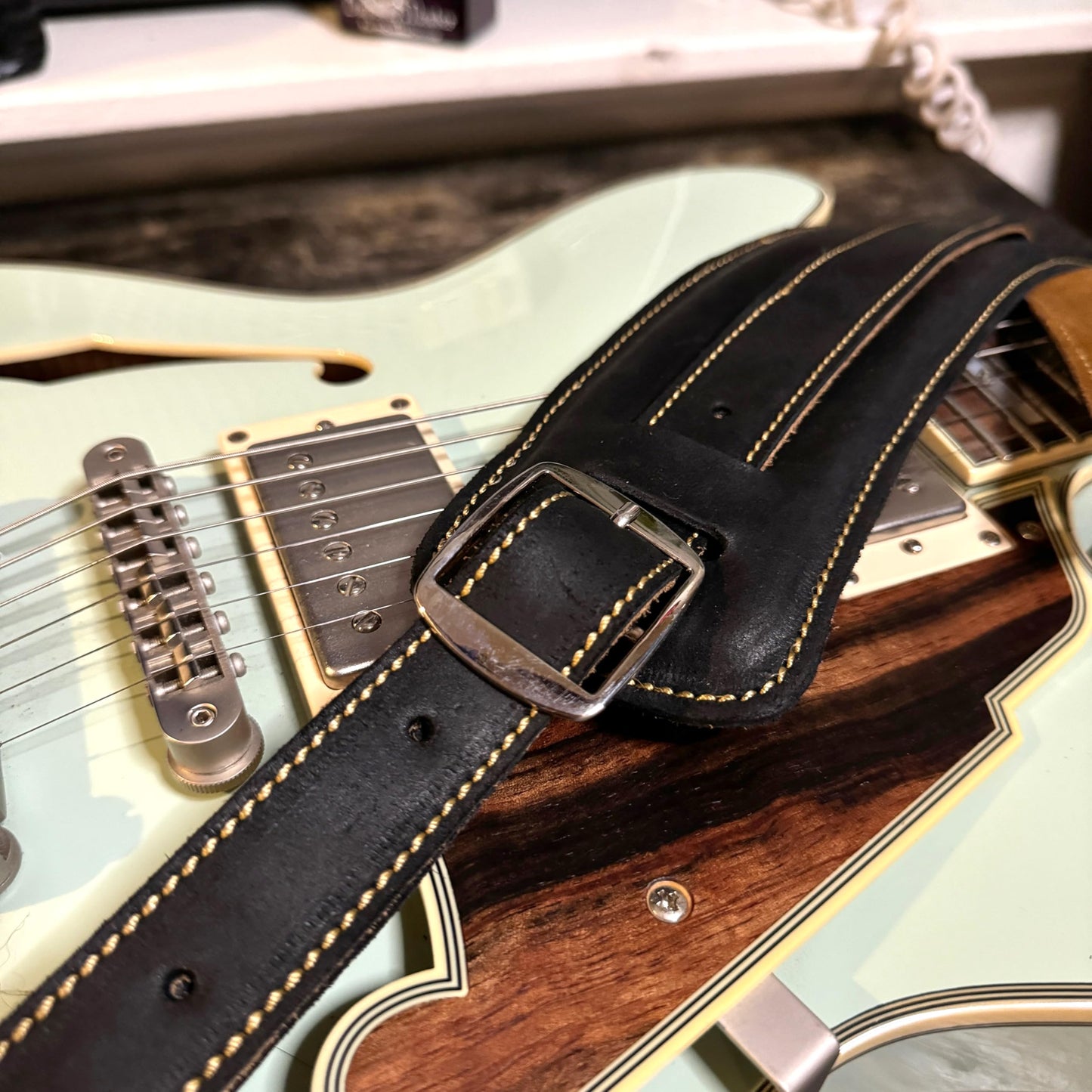 Walker & Williams C-19 New Charcoal Black Deluxe Vintage Style Rockabilly Guitar Strap Premium Signature Soft Grain Leather And Nonslip Suede Back For Acoustic, Electric, And Bass Guitars, Charcoal