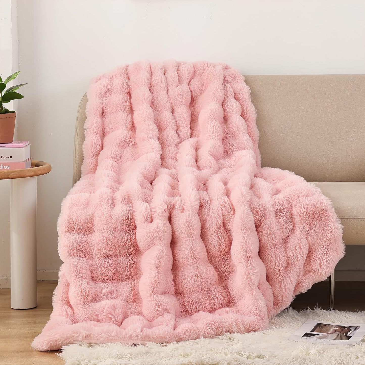 YIKUSH Faux Fur Blanket Fleece Blush Pink Fluffy Blanket for Sofa, Cozy Soft Plush Throw Blanket for Couch Bed, Luxury Thick Fuzzy Couch Blanket for Winter, Comfy Bubble Blanket - 50" x 60"