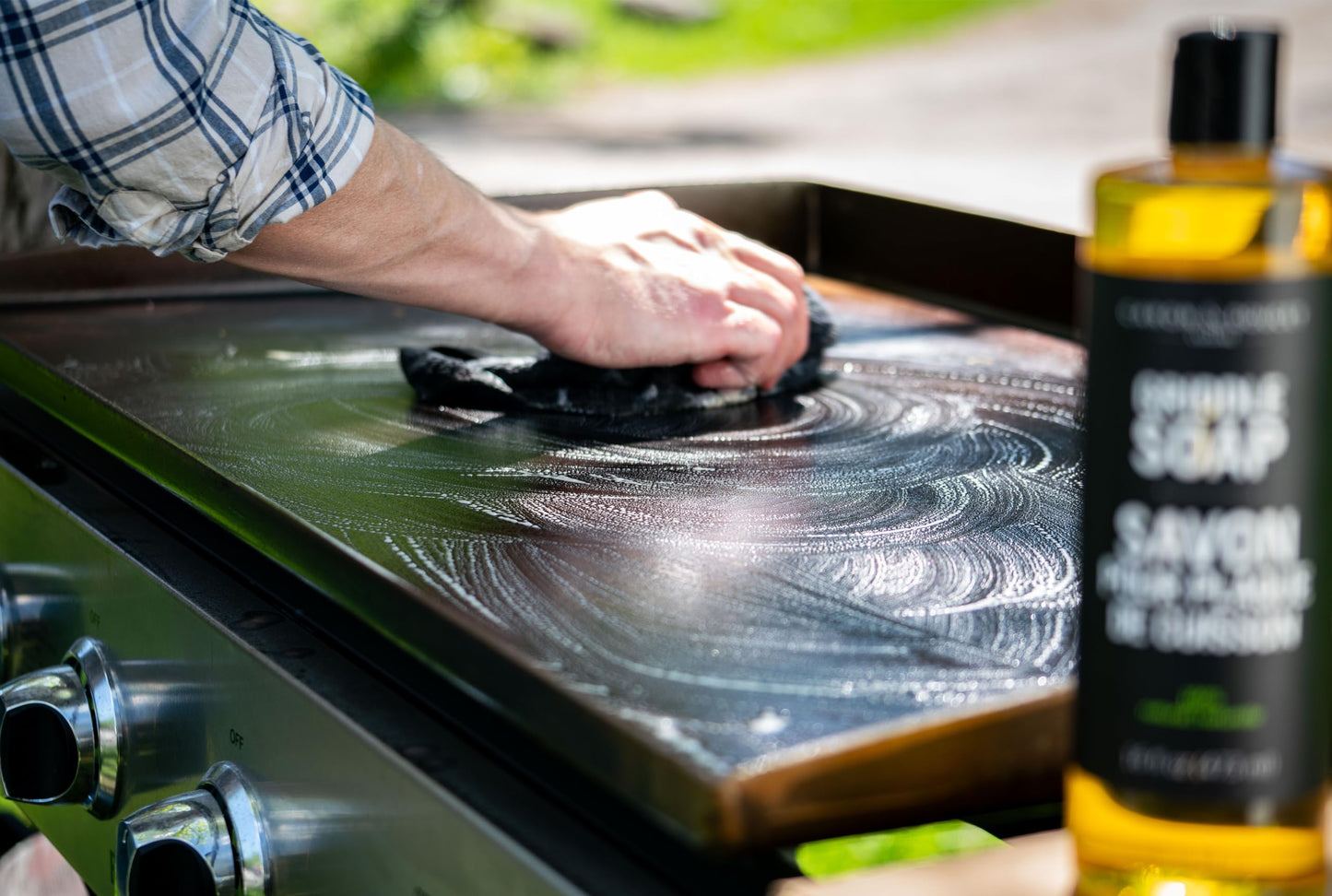 CARON & DOUCET - 100% Plant-Based Griddle Cleaning Set: Seasoning Oil & Soap for Washing, Restoring & Seasoning Griddles!
