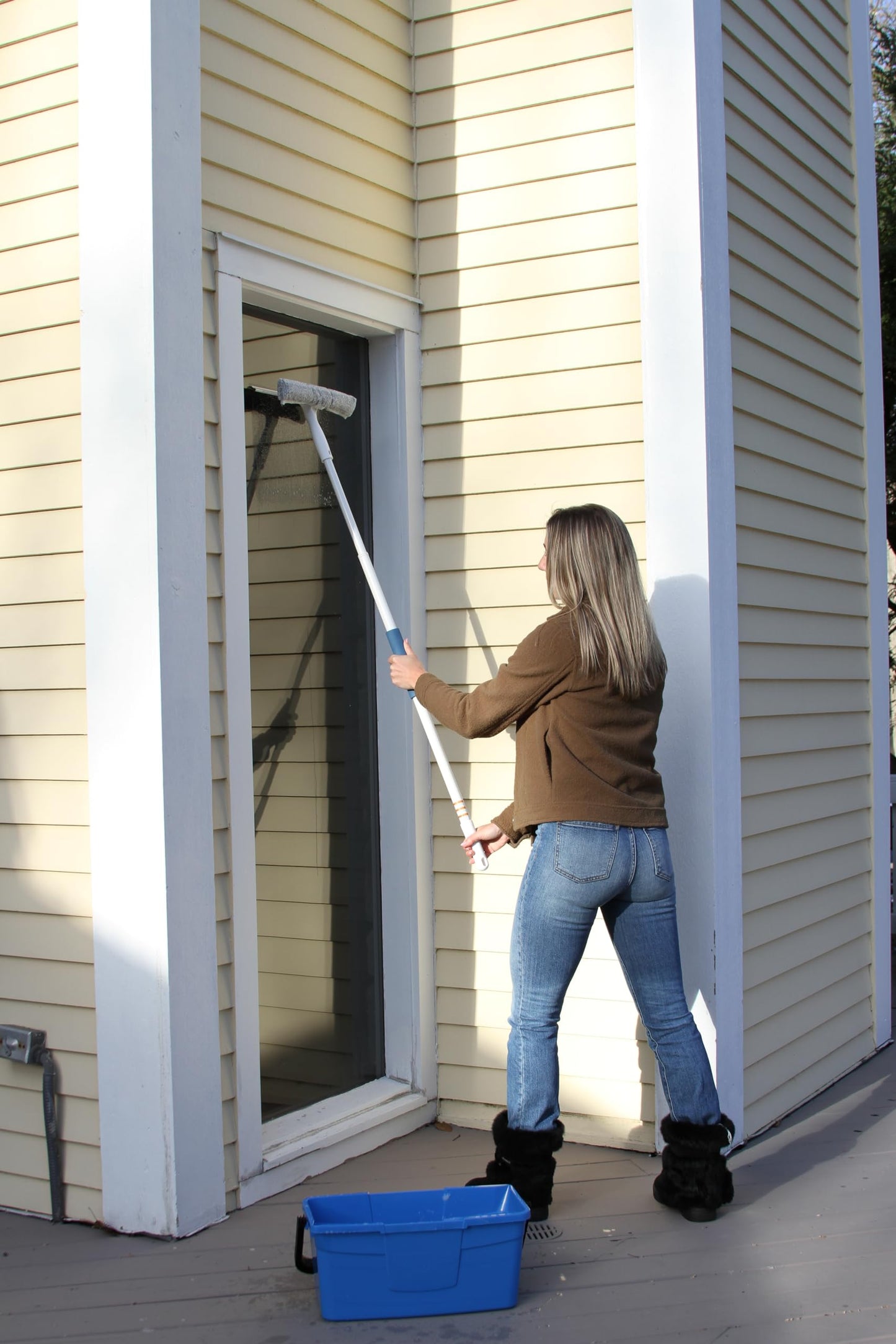Unger Window Washing Starter Kit with 2-in-1 Microfiber Combi, Collapsible Pole, Microfiber Cloth, and Bucket