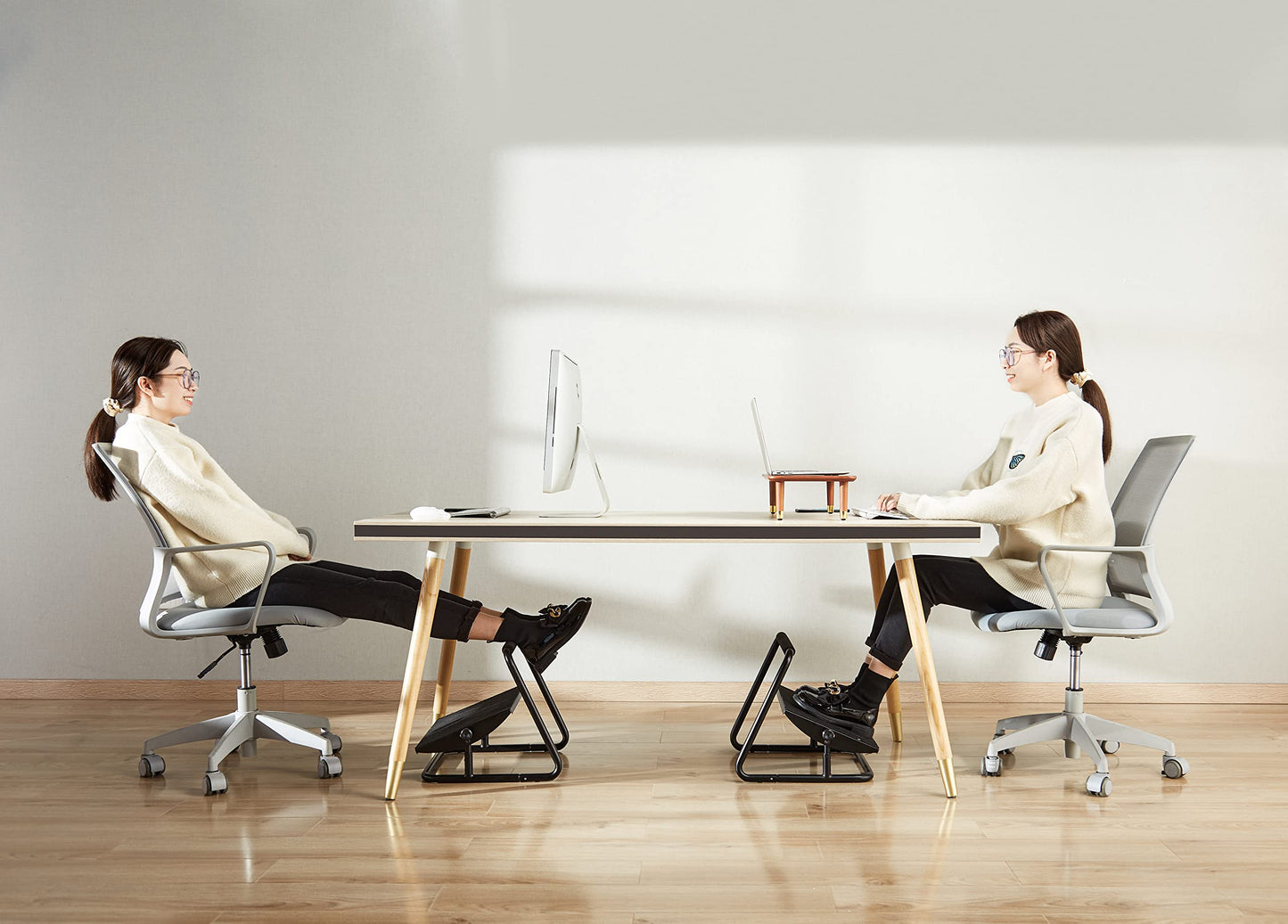 Livearty Adjustable Ergonomic Footrest Under Desk - Metal Frame, Vinyl Cover, Compact, 14 cm / 16 cm, Noir, Office/Home Use
