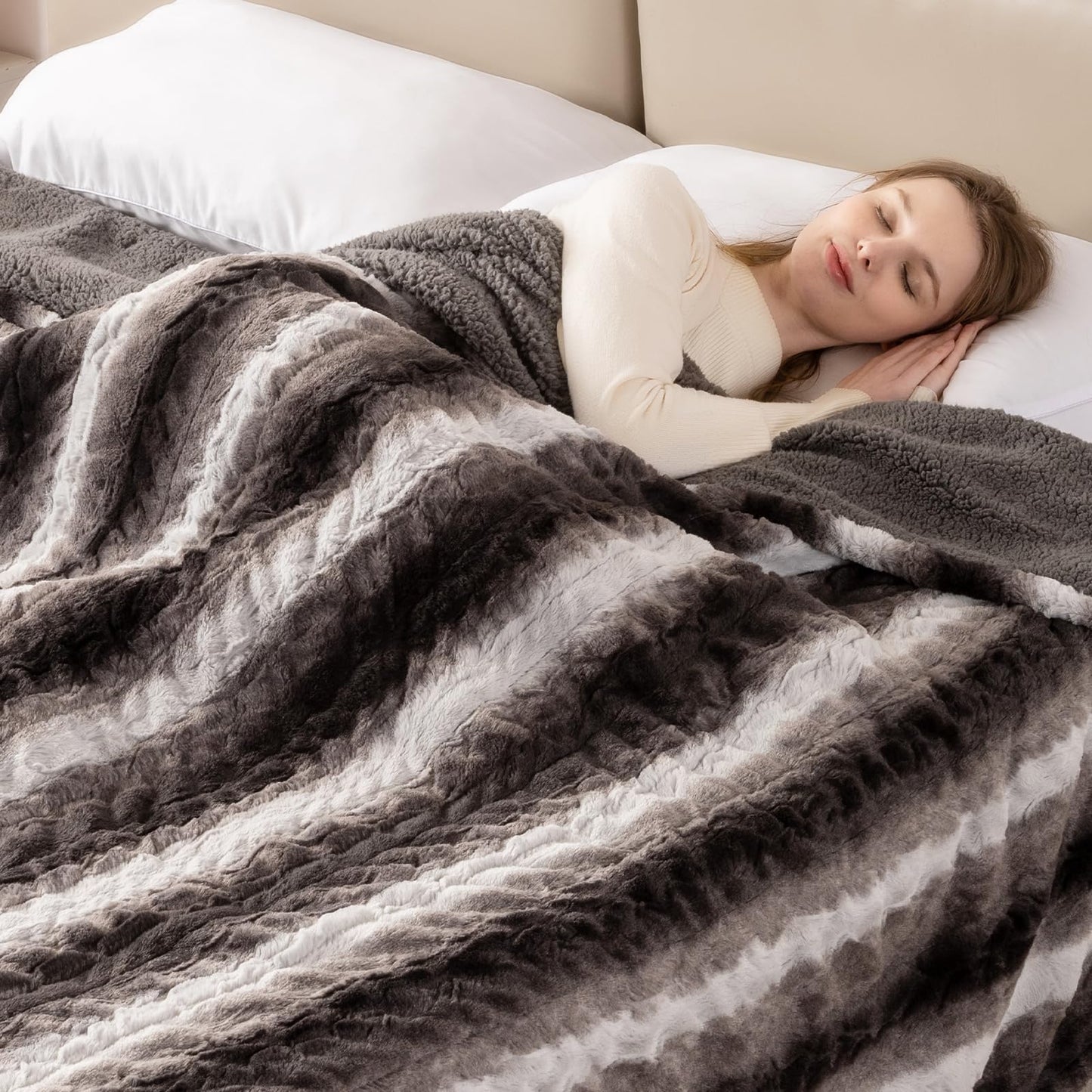 Bearhug Electric Blanket Full Size 77" x 84", 10 Heating Settings Heated Blanket, 1-12 Hour Auto Shut-Off, Faux Fur & Sherpa Dual-Sidedt, Machine Washable, Gift-Ready Elegant Packaging
