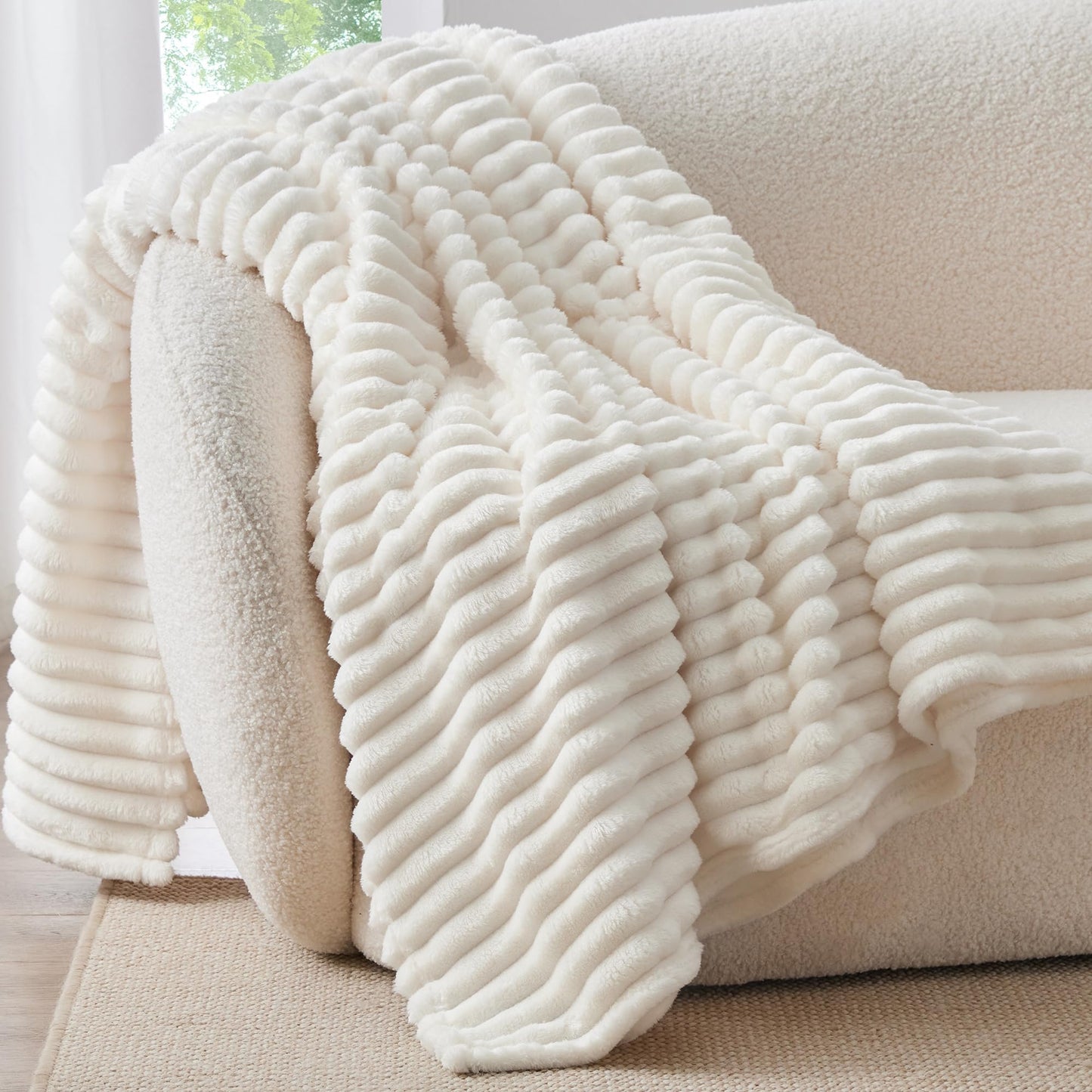 BEDELITE Fuzzy Queen Blanket for Bed - Cream White Fluffy Cozy Soft Plush Warm Fleece Blankets for Winter, Bedroom Valentine's Day Decor Gifts for Him Her