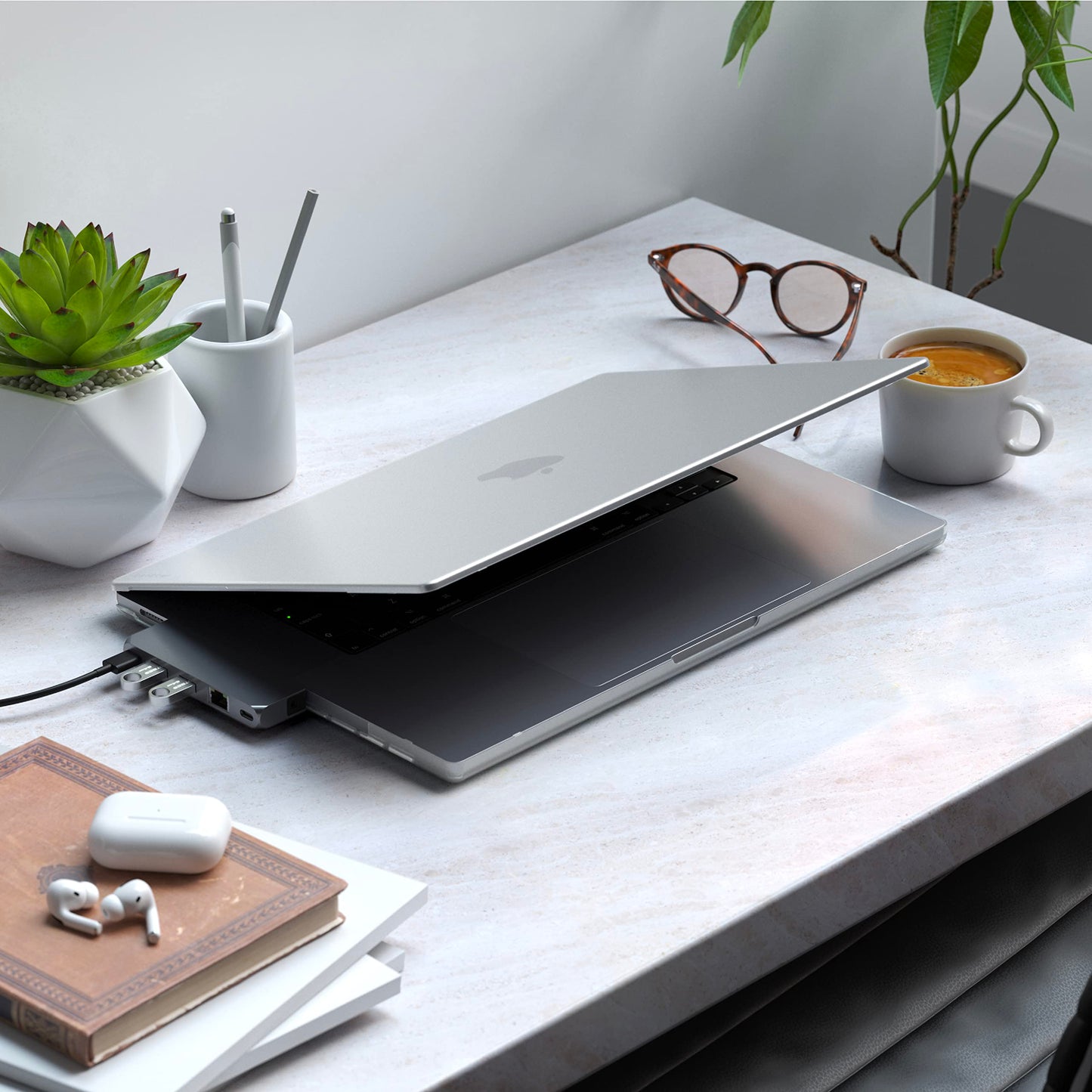 Satechi Eco Hardshell Case, MacBook Air 13 inch Case M4/M3/M2, Slim & Lightweight, Hub-Friendly Design - Clear