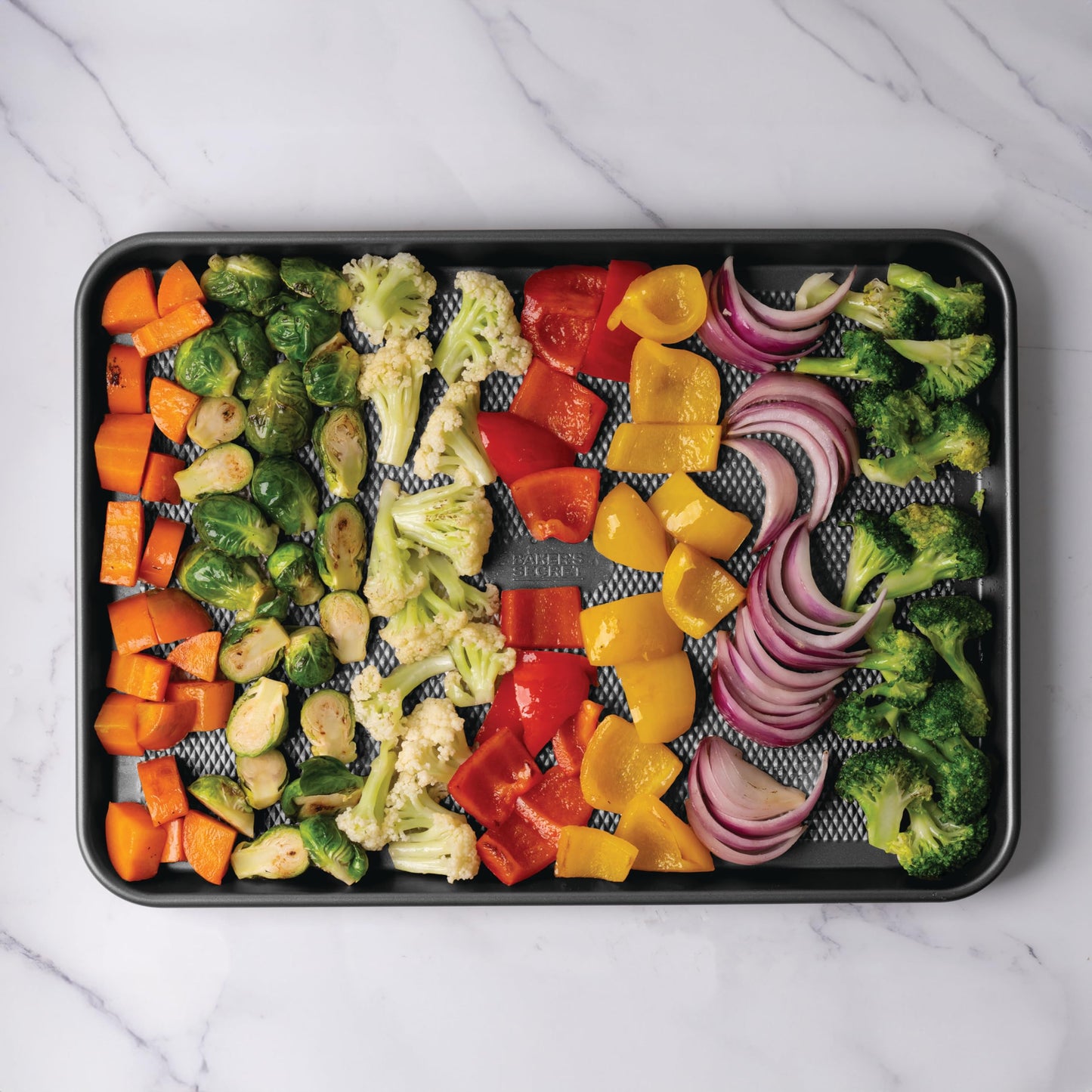 Baker's Secret Baking Sheet Pan Set, 3X Cookie Sheets for Oven, Diamond Texture Premium Air Flow Circulation, Set of 3 Baking Trays, Extra Thick 0.6mm with Diamond Base PFOA, PFOS, and PTFE Free