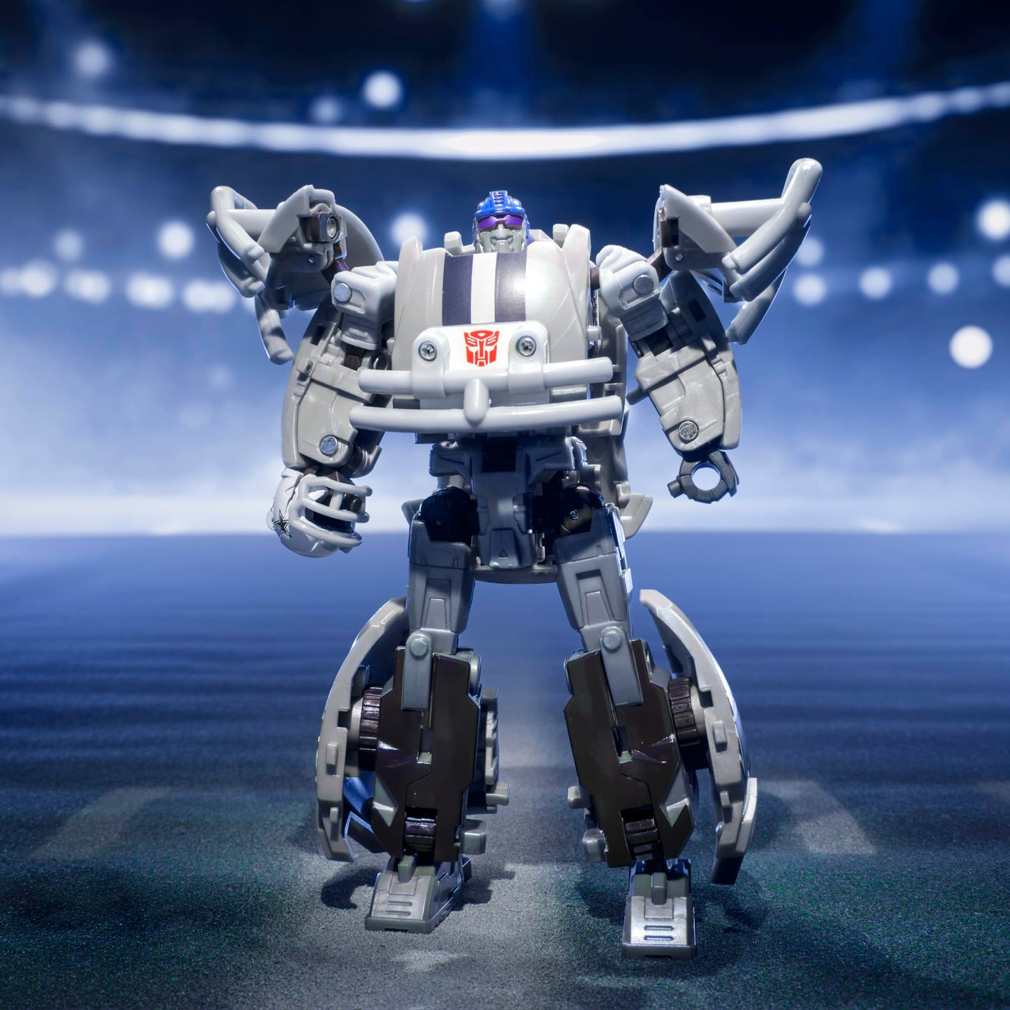 Transformers NFL Dallas Cowboys Starblitz 5.5-Inch Action Figure Changes from Robot to Helmet, Football Toys for Ages 8+
