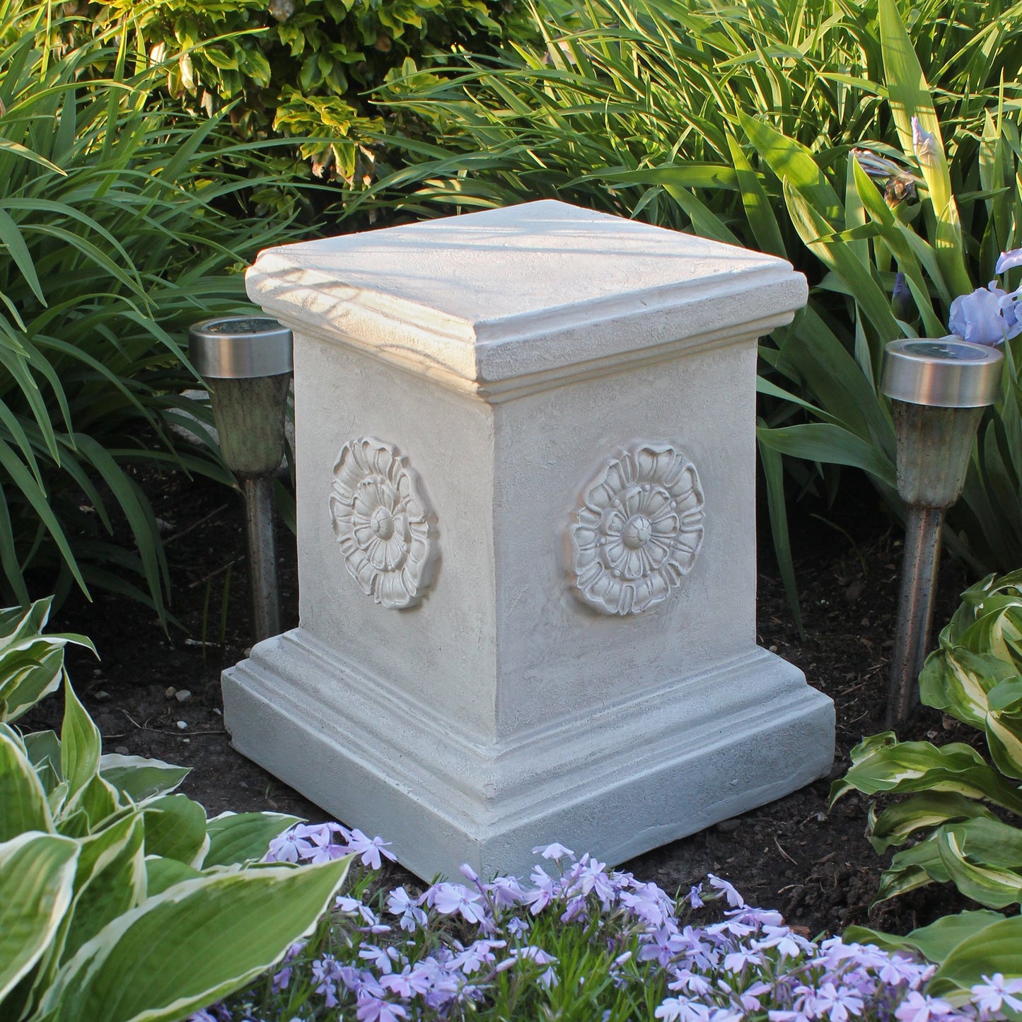 Design Toscano English Rosette Sculptural Garden Plinth Base Riser, Large 33 cm, Polyresin, Antique Stone