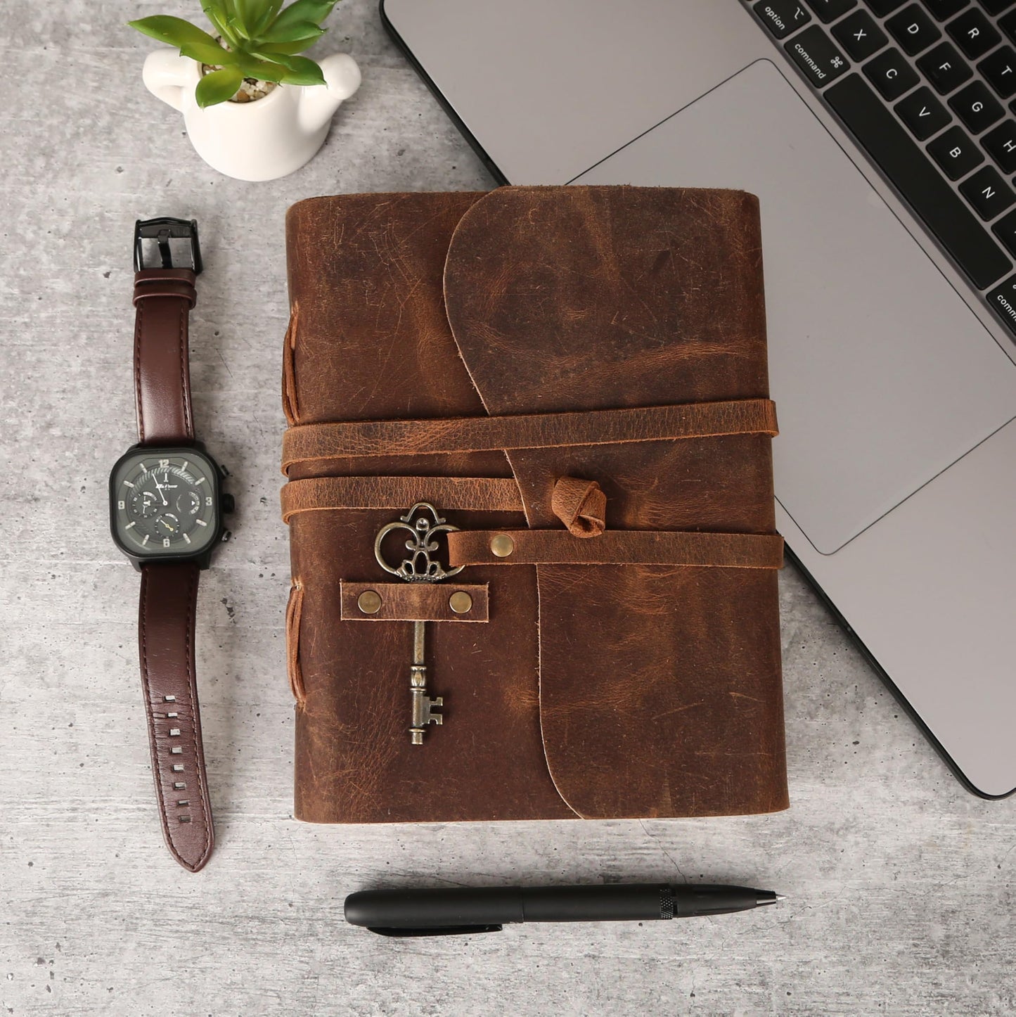 Leather Journal with Deckle Edge Paper 8x6 inch and Vintage Key/Handmade Writing Notebook Diary/Bound Daily Notepad for Men & Women Medium, Sketch/Writing pad for Artists