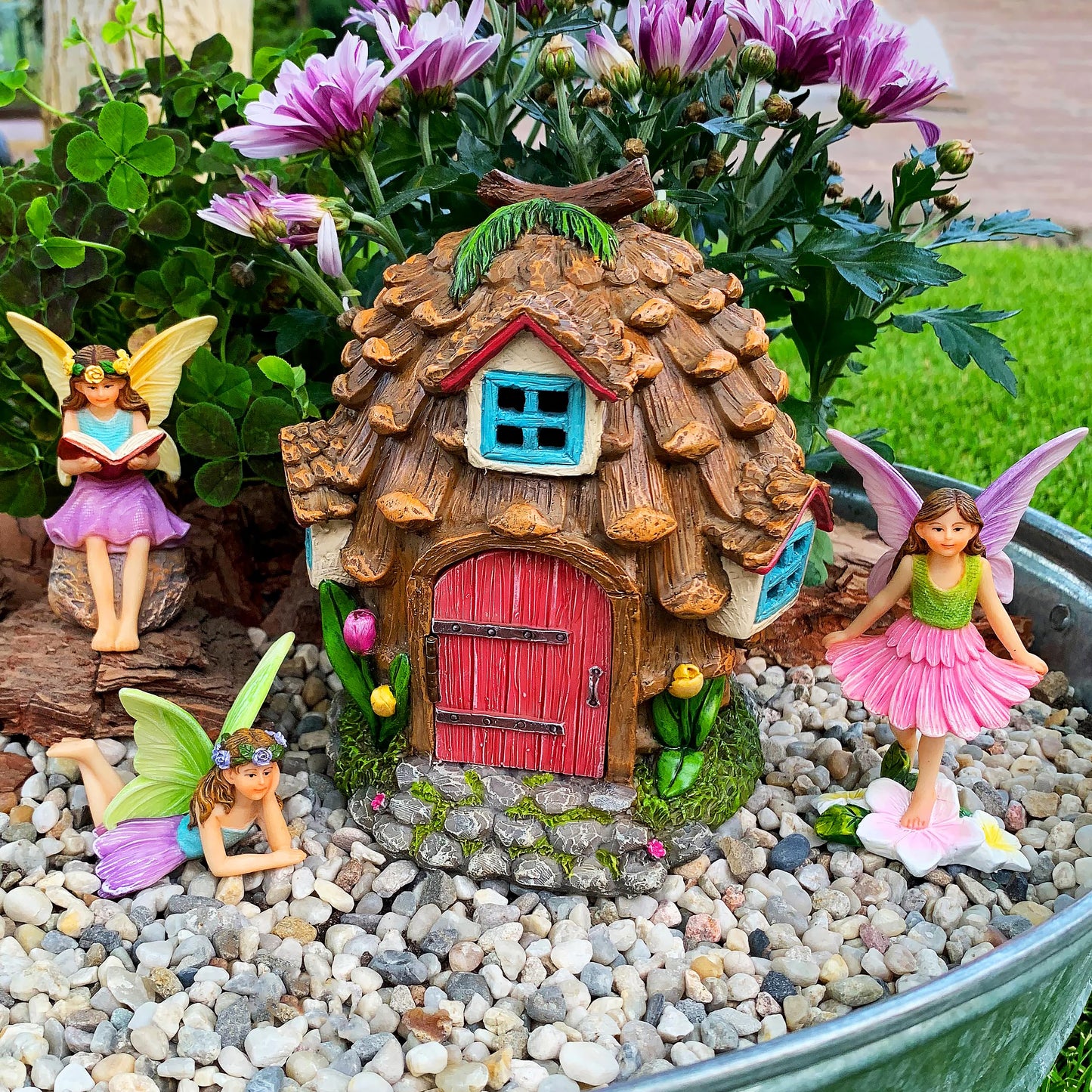 Mood Lab Fairy Garden - Pinecone Fairy House Kit of 4 pcs - Miniature Figurines & Accessories Set - Outdoor or House Decor