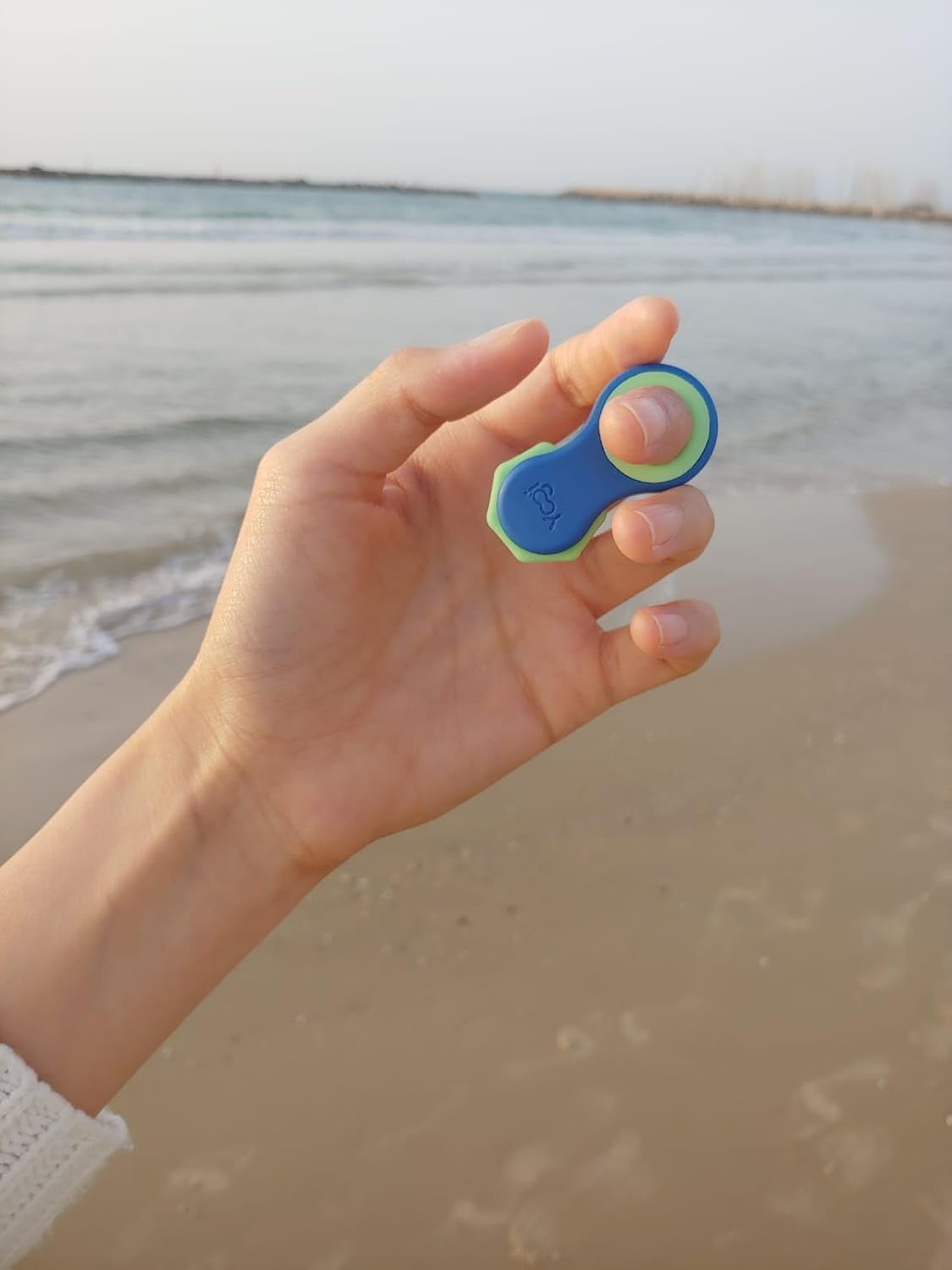 Yogi Fidget Toy, Stress Reducer, Perfect for ADHD, ADD, Anxiety and Autism, for Kids and Adults, Sensory Gadget, Fidget Spinner with Five Ring Sizes, Easy to use and Fun (Black & Blue (2 Pack))