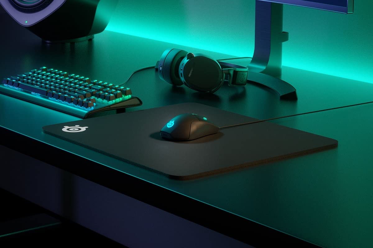 SteelSeries QcK Gaming Mouse Pad - Large Thick Cloth - Peak Tracking and Stability - Optimized For Gaming Sensors
