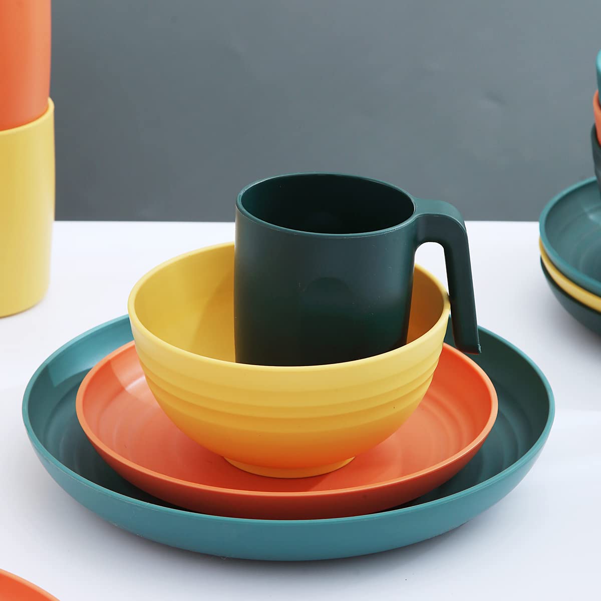Kyraton Plastic Dinnerware Set of 16 Pieces, Unbreakable and Reusable Light Weight Plates Mugs Bowls Dishes Easy to Carry and Clean Microwave Safe BPA Free Dishwasher Safe Service for 4 (Mutil Color)