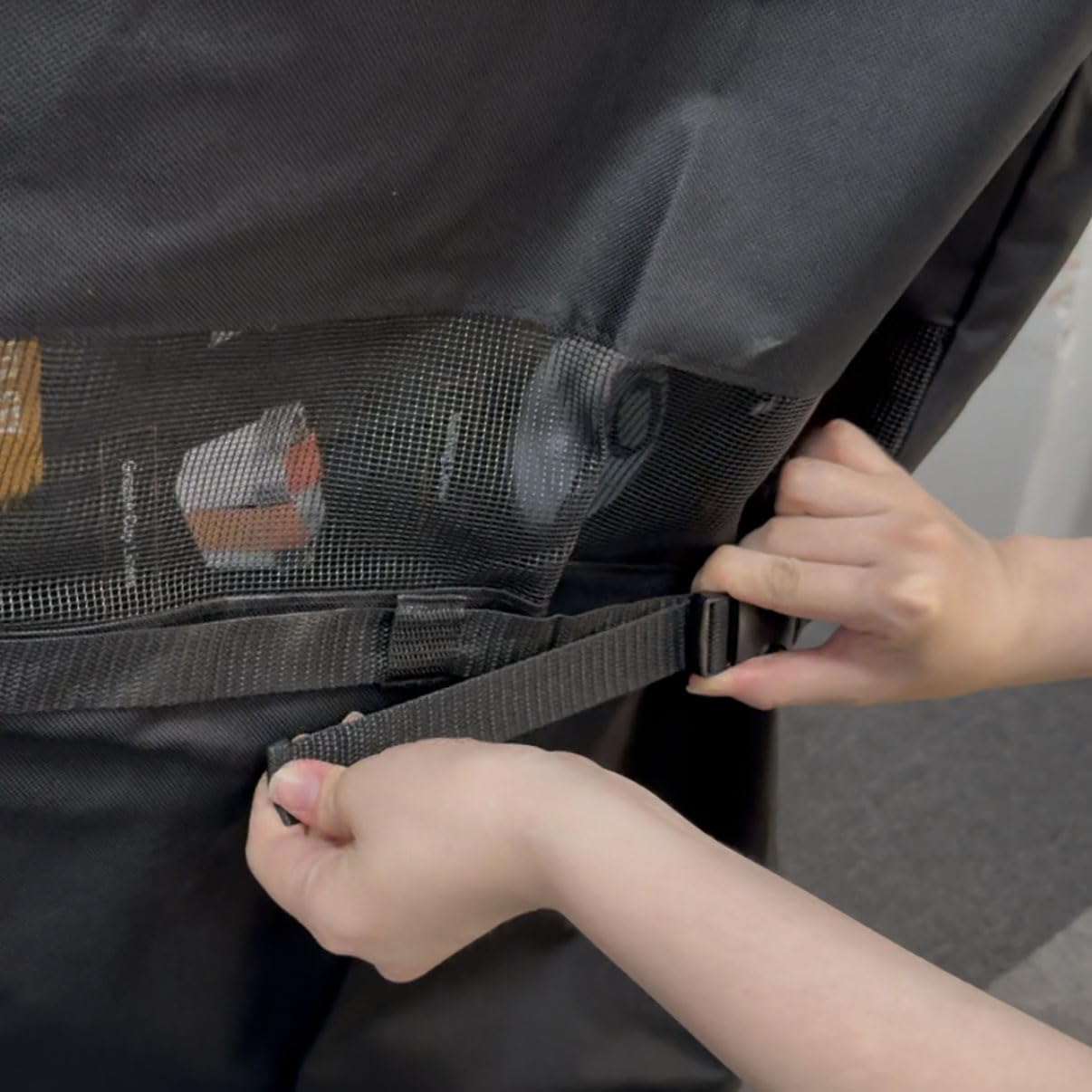 BBQ Future Grill Cover for Napoleon Rogue 425 Series Gas Grill, Waterproof Anti-UV Fade Resistant 600D Oxford Polyester Black BBQ Cover with Adjustable Strap for Napoleon 61427