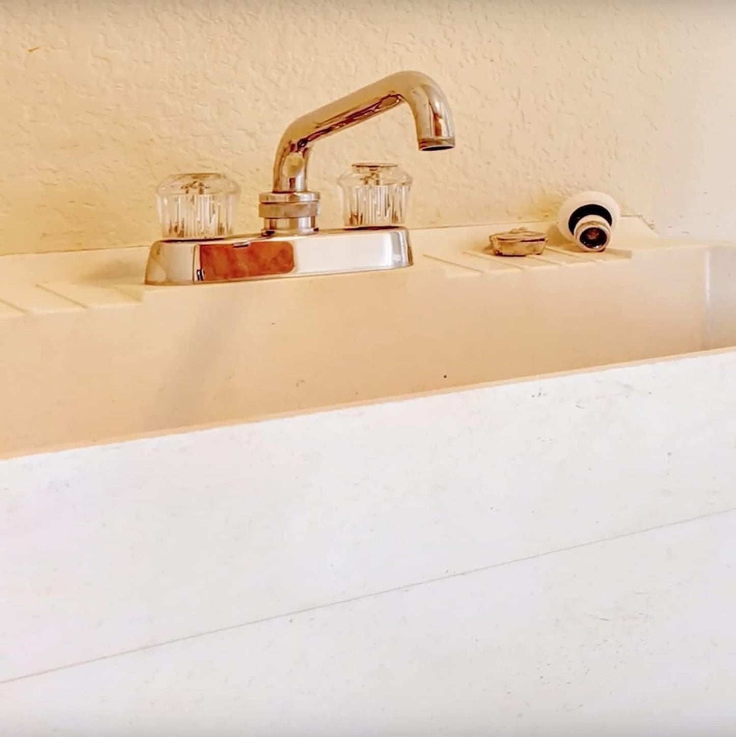 COMPAC HOME Plink Fizzy Drain Cleaner and Deodorizer, Air Fresheners for Kitchen Sink, Home Accessory Cleaning Products for Kitchen, Drain Cleaner, Lemon, 6 Count (Pack of 8), 48 Tablets