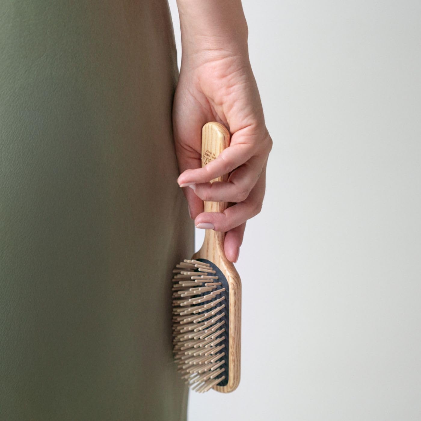 TEK - Large Rectangular Ash Wood Brush Handmade in Italy, with Short Tooth, for Medium, Short and Straight Hair - 22 x 6.5 cm