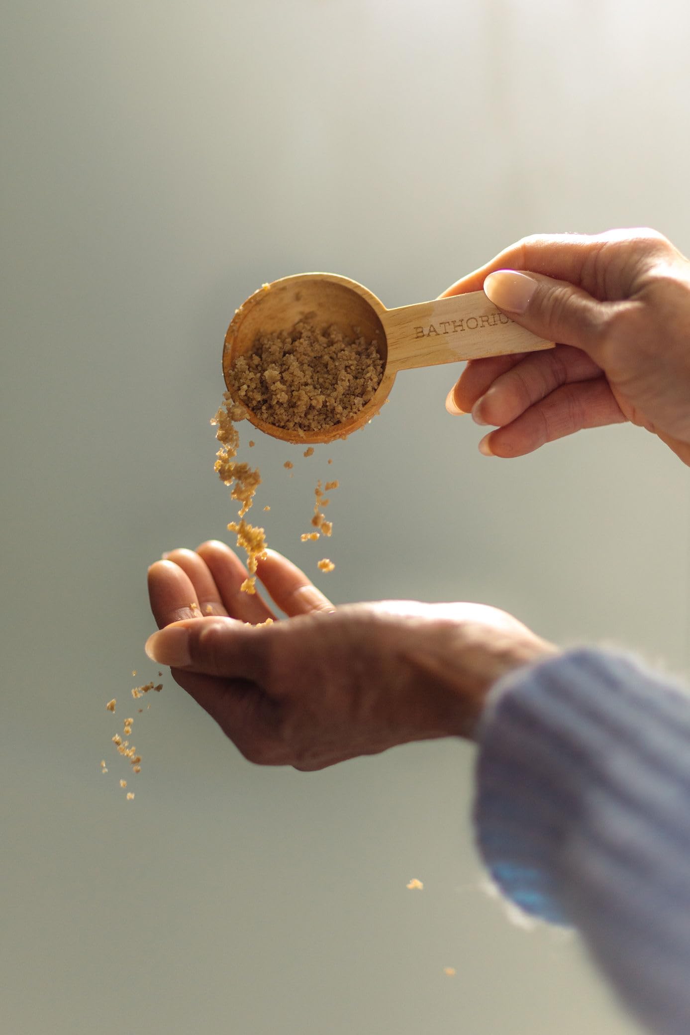 Bathorium Golden Hour Mud Mineral Soak, Detox Bath Soak with French Grey Sea Salt, Ginger & Mandarin, Sinus Relief & Recovery, pH-Balanced for Women, Approximately 3 Baths, 900g