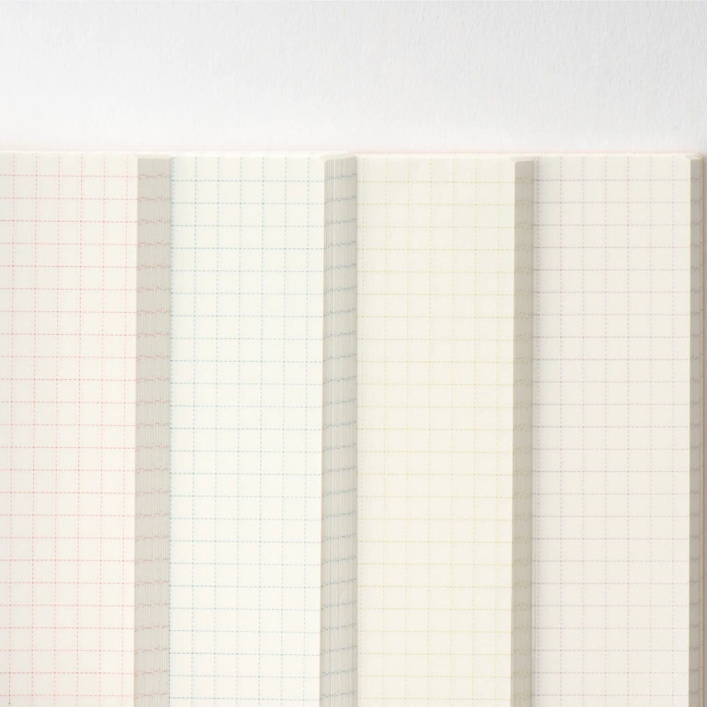 ほぼ日 Tomitaro Makino/Almost Daily Square Notebook (A5) Yamazakura 3.7 mm Square 288 Pages, 4 Color Grid, Notebook Accessory