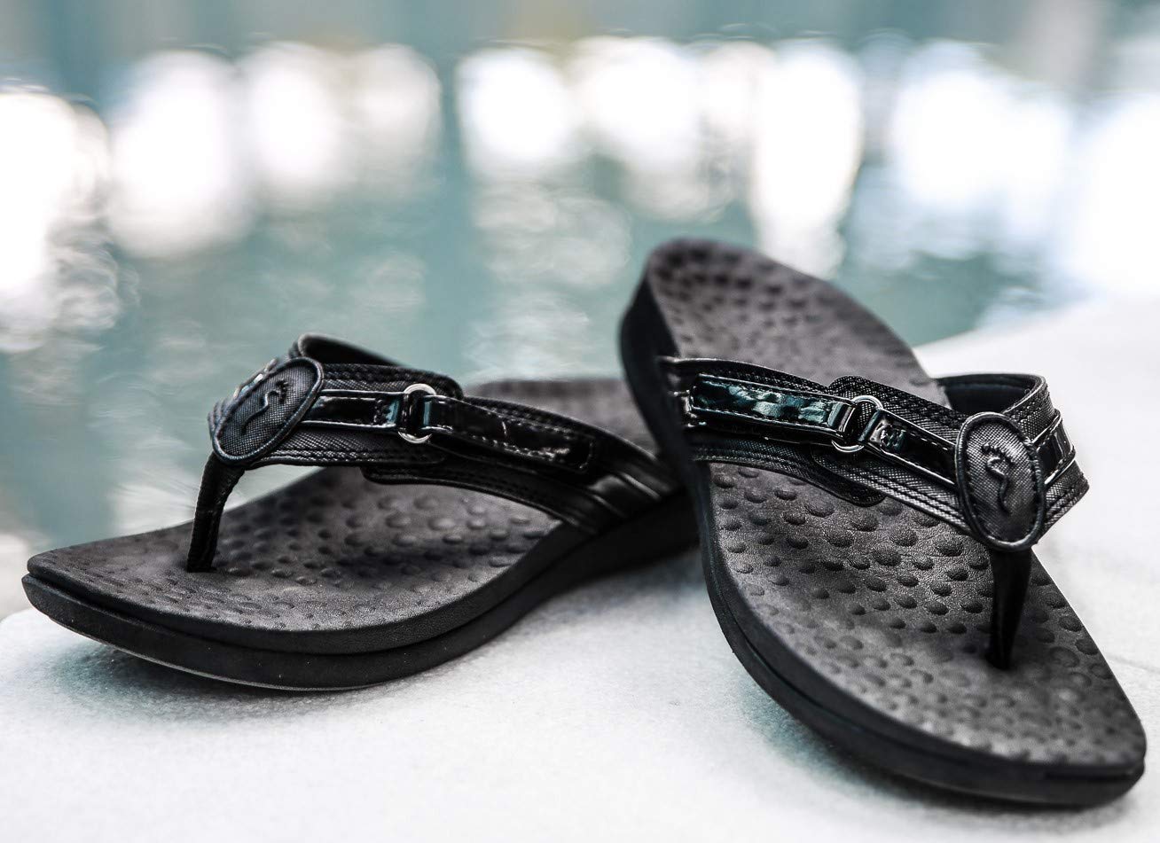 Footminders SEYMOUR Orthopedic Sandals for Women - Comfort Flip Flops With Arch Support - Relieve Foot Pain Due to Flat Feet and Plantar Fasciitis, Black, 6