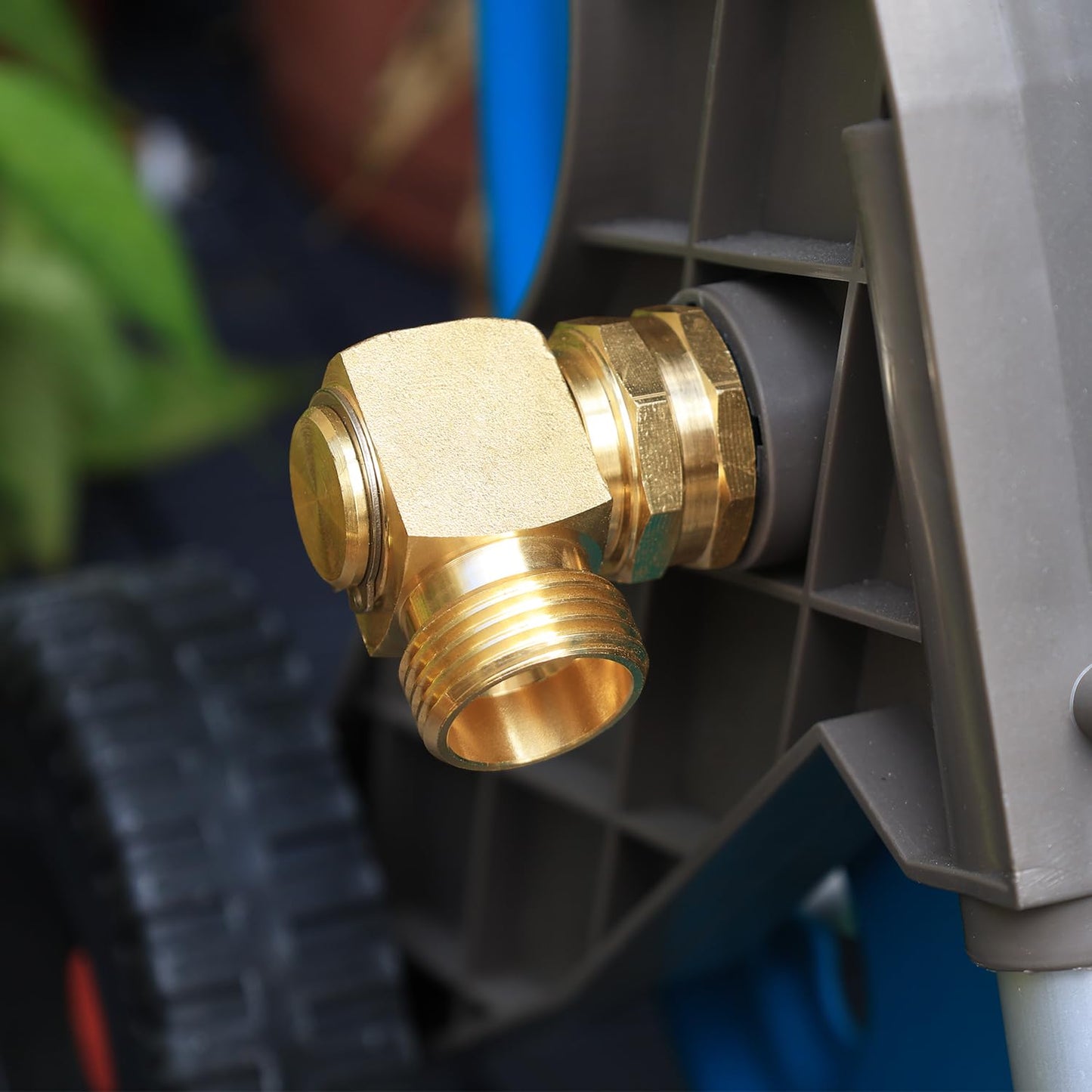 UNWAVER Garden Hose Swivel elbow Connector 90 Degree Solid Brass Pipe Fittings Hose Kink Protector 3/4" GHT RV Water Intake Hose Adapter (4PCS)