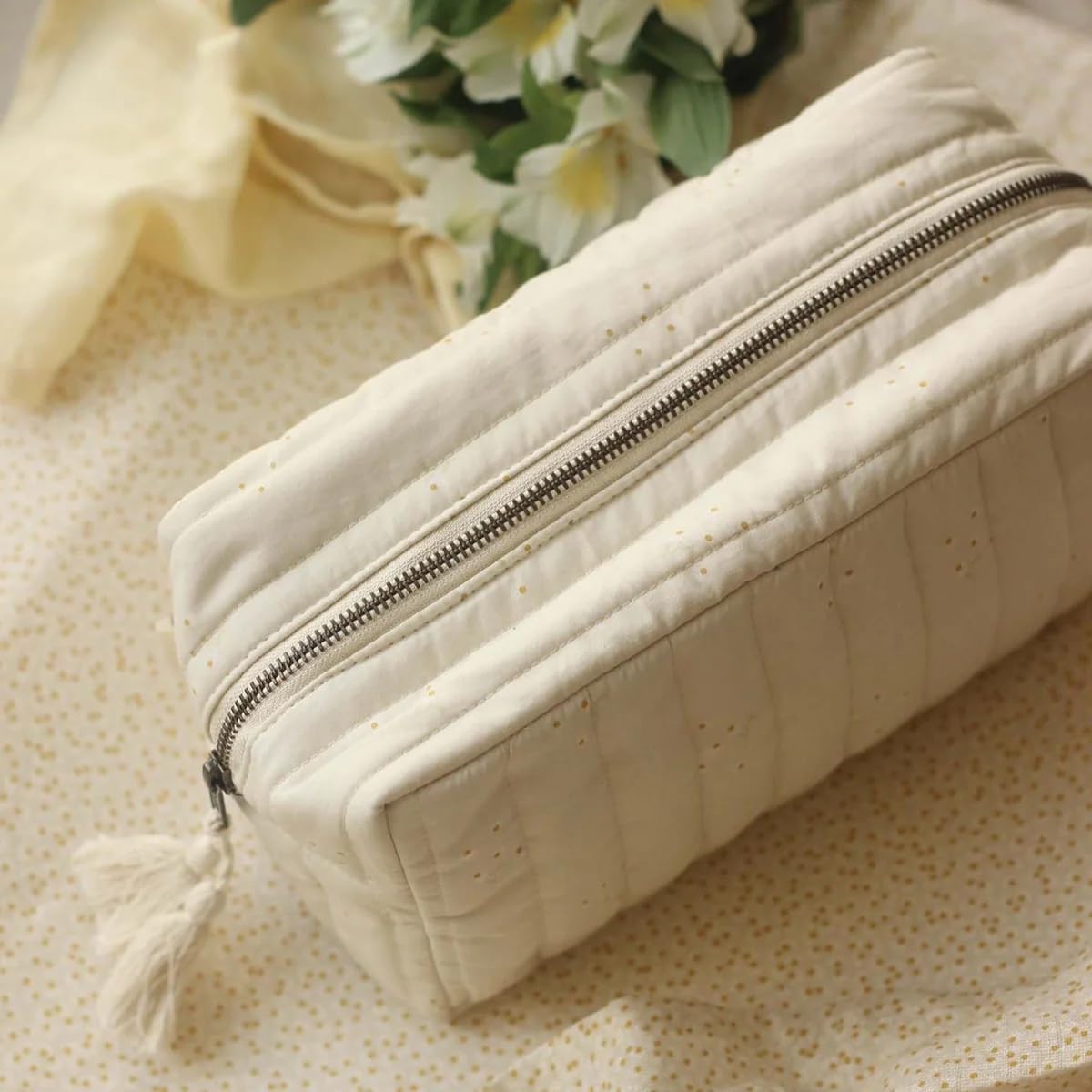 Avery Row Wash Bag Wild Chamomile