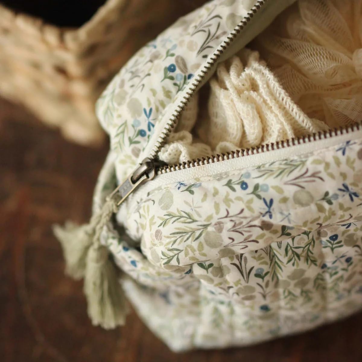 Avery Row Wash Bag Riverbank